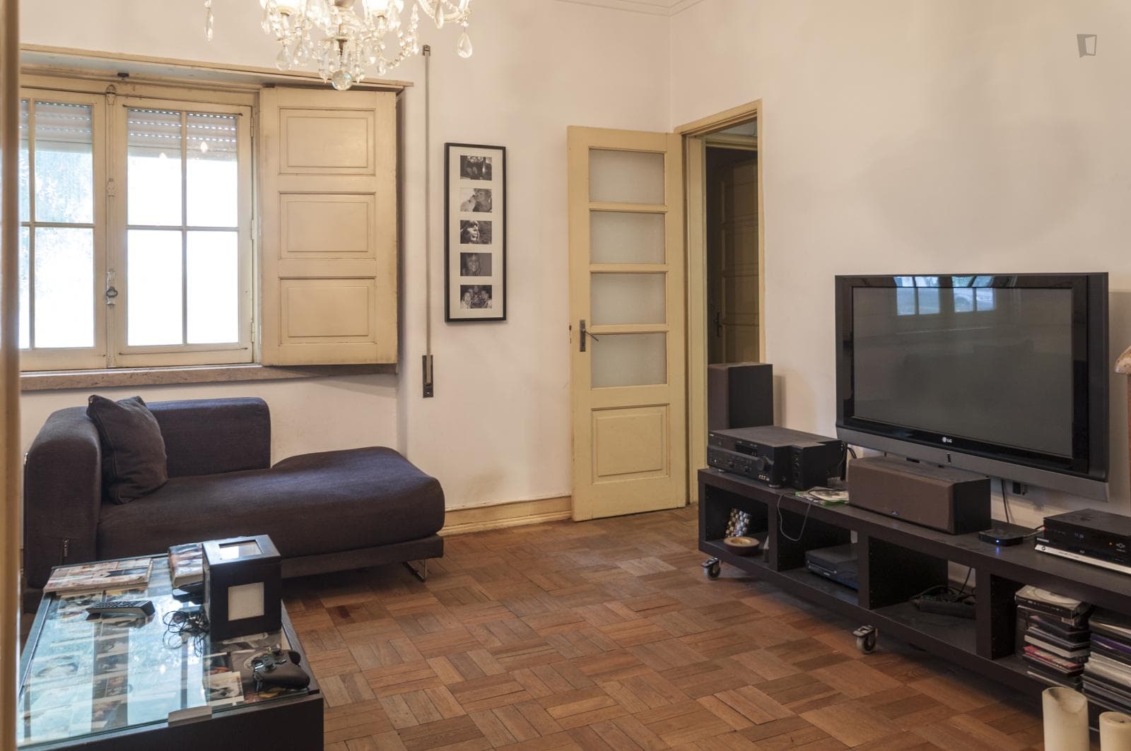 Cosy bedroom in residential Alvalade photo 1
