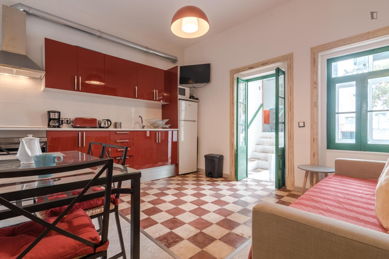 Awesome 2-bedroom apartment in Santa Apolónia photo 1