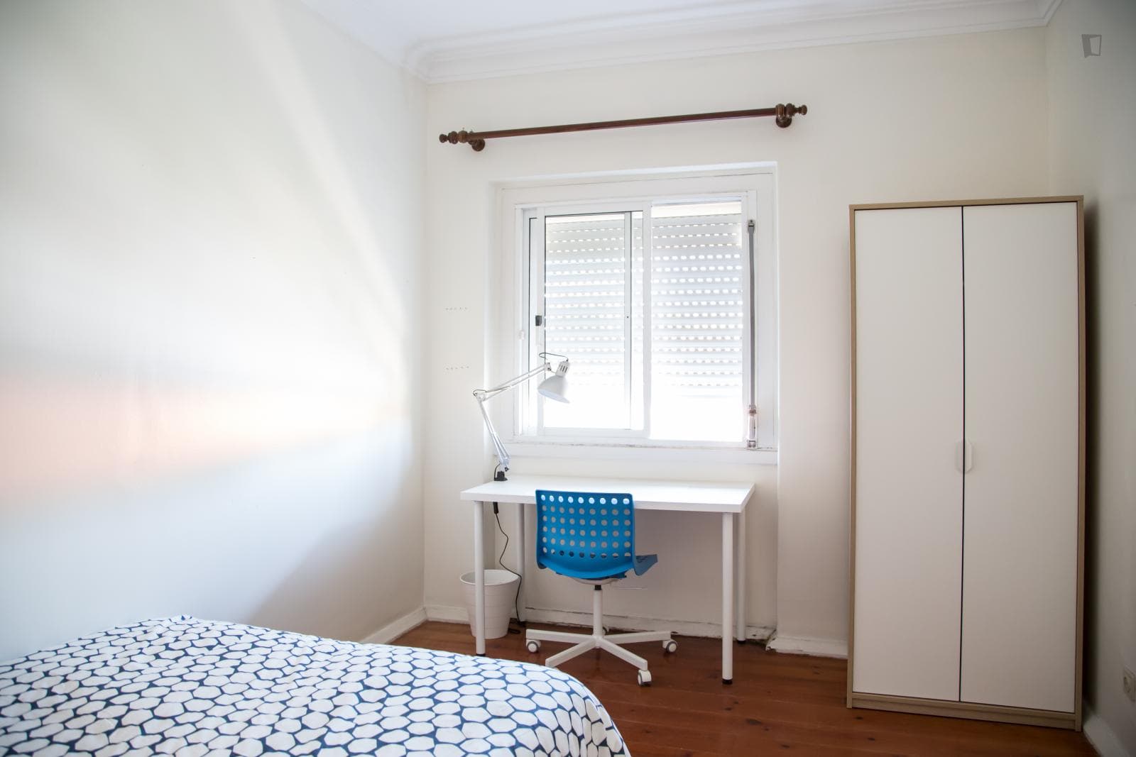 Cosy and bright double bedroom in Alvalade photo 1