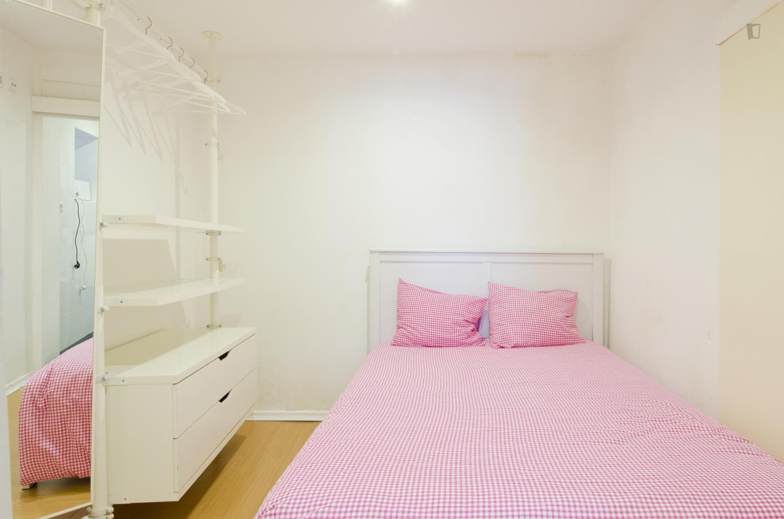 Elegant 1-bedroom apartment near ISCAD, near Chiado photo 1