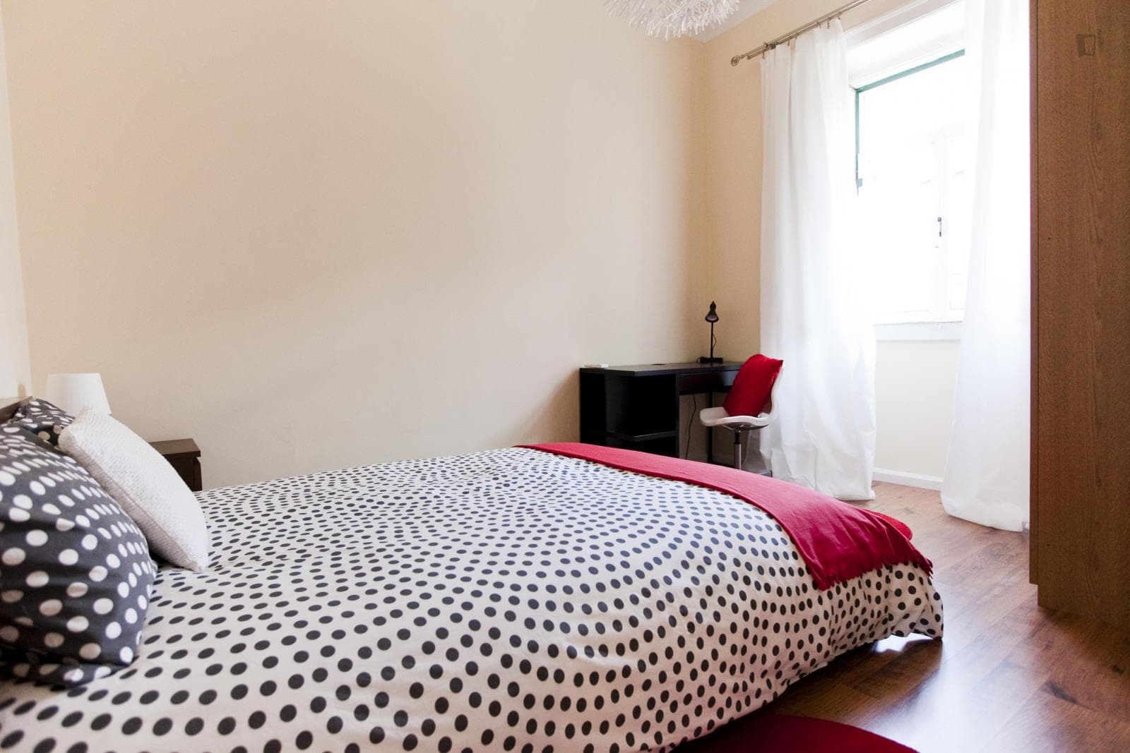 Nice double bedroom close to IST photo 1