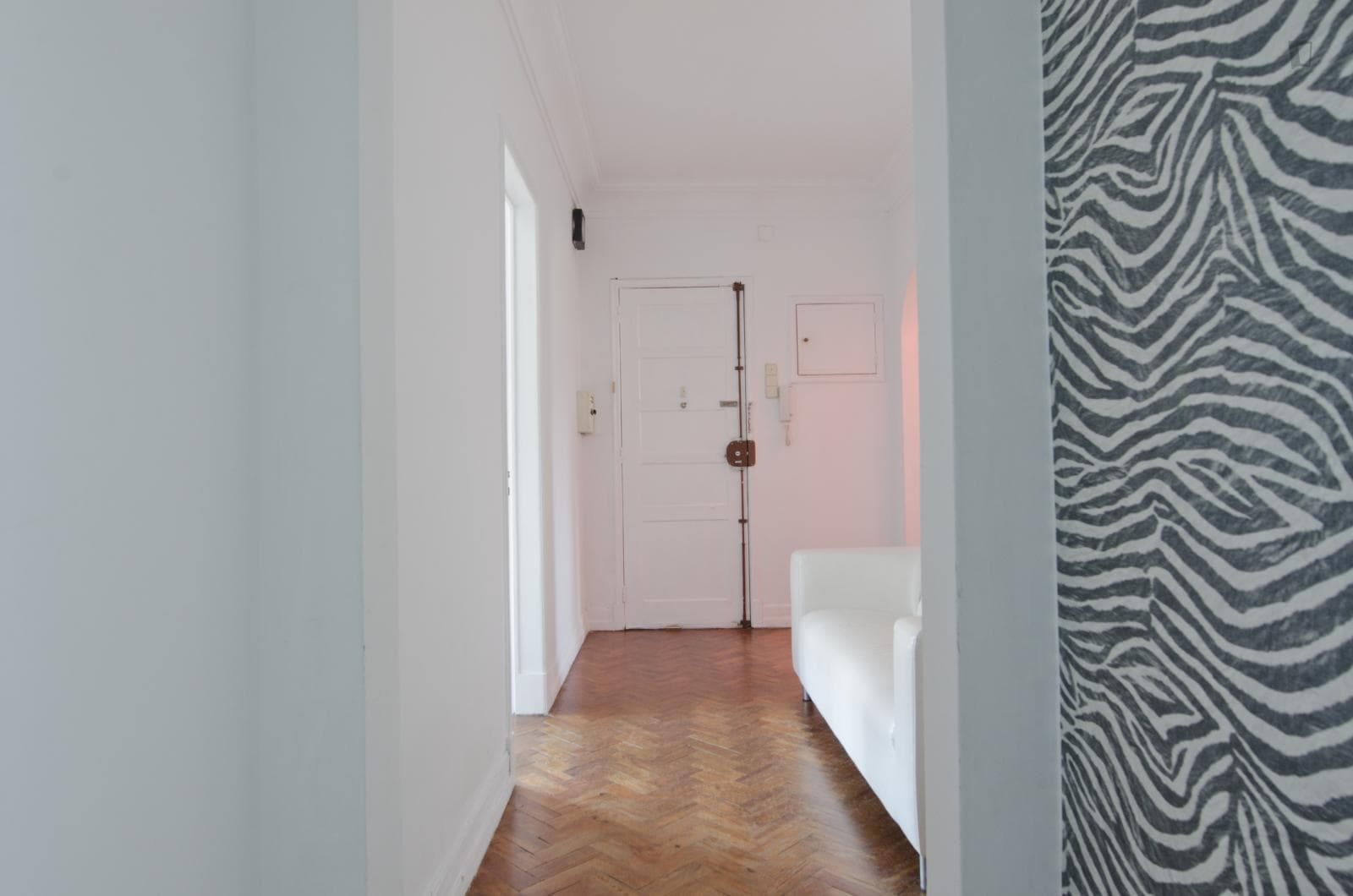 Cool single ensuite bedroom near Instituto Superior Técnico photo 1