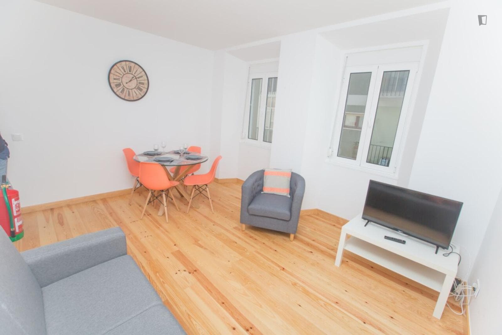 Modern and Charming 2-Bedroom Apartment in Santa Apolónia photo 1