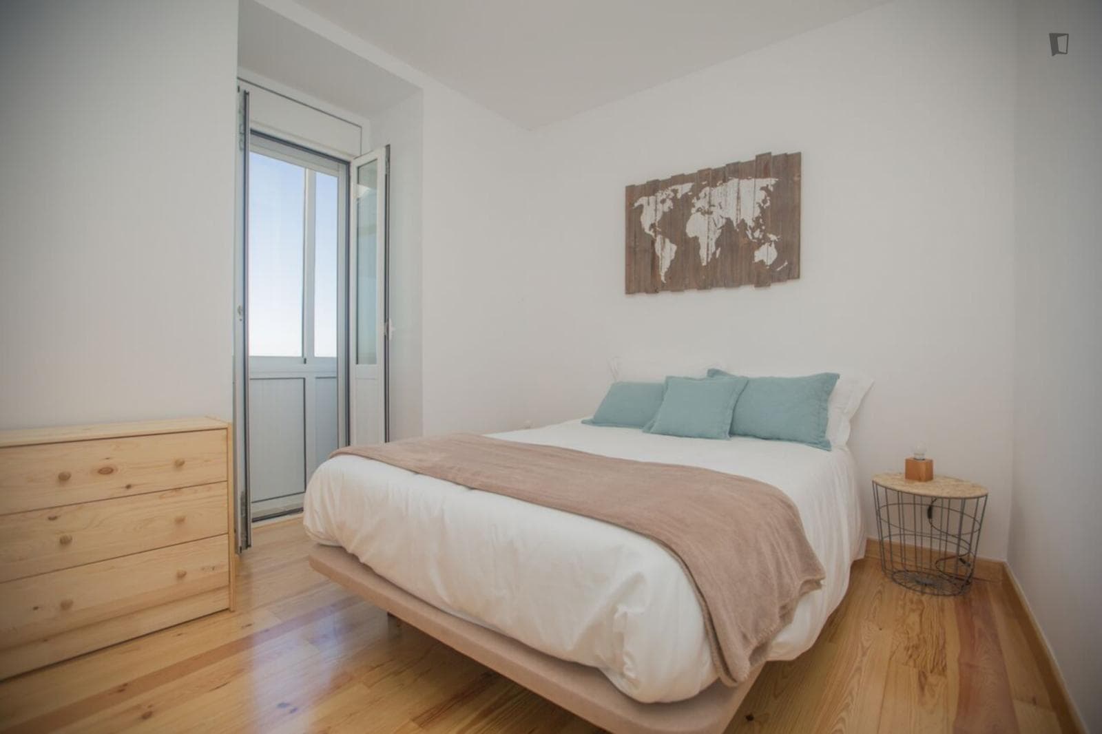 Wonderful 2-bedroom apartment in Santa Apolónia area photo 1