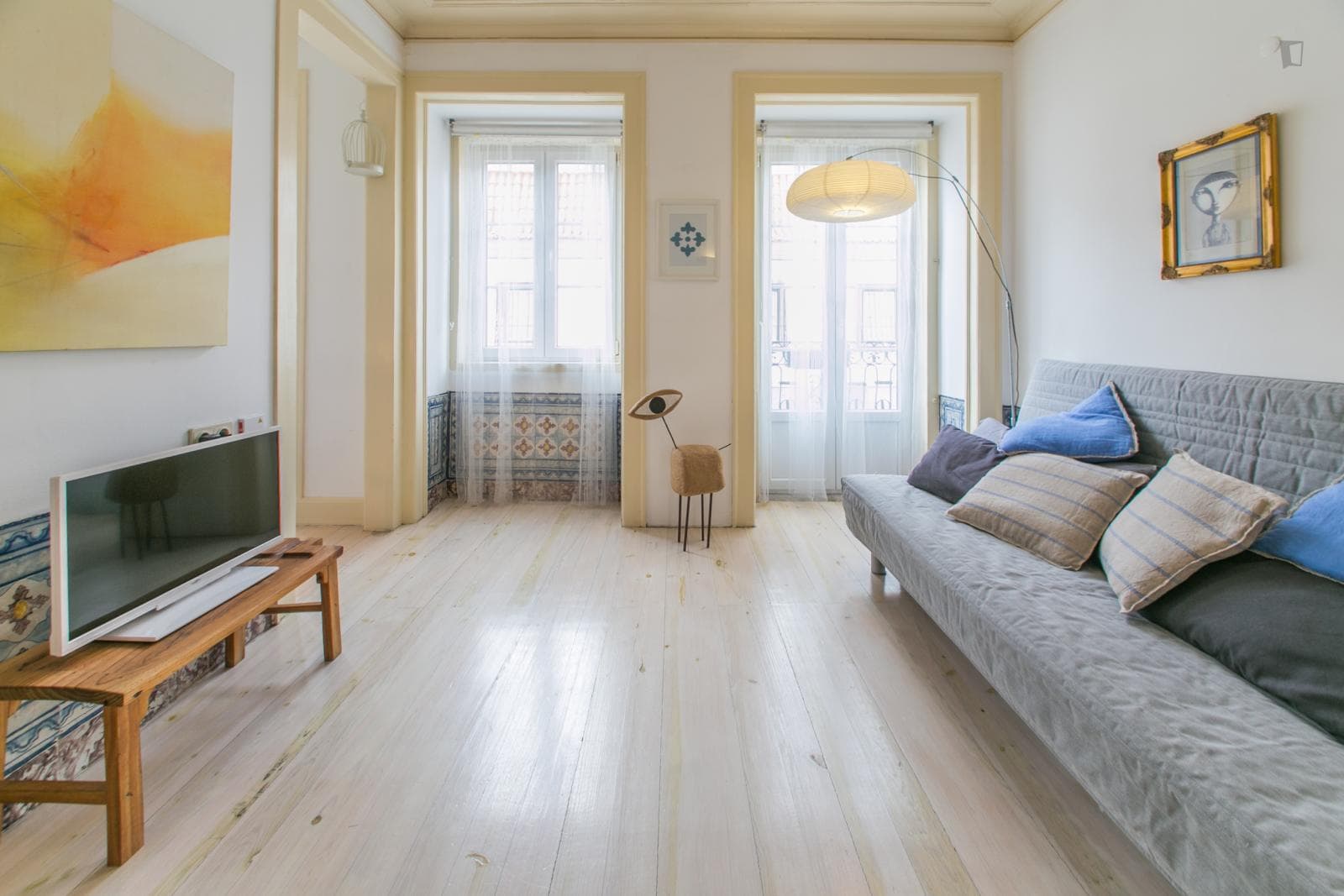 Modern and bright 1-bedroom apartment in São Bento photo 1