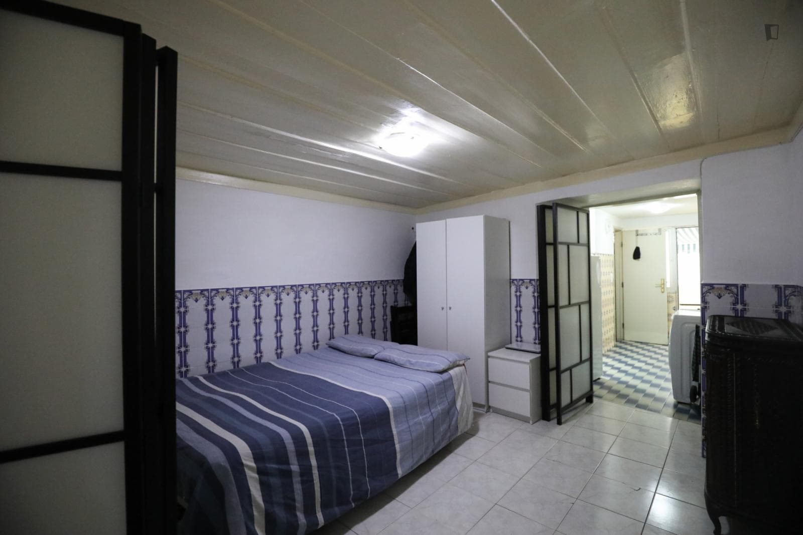 NIce double bedroom close to photo 1