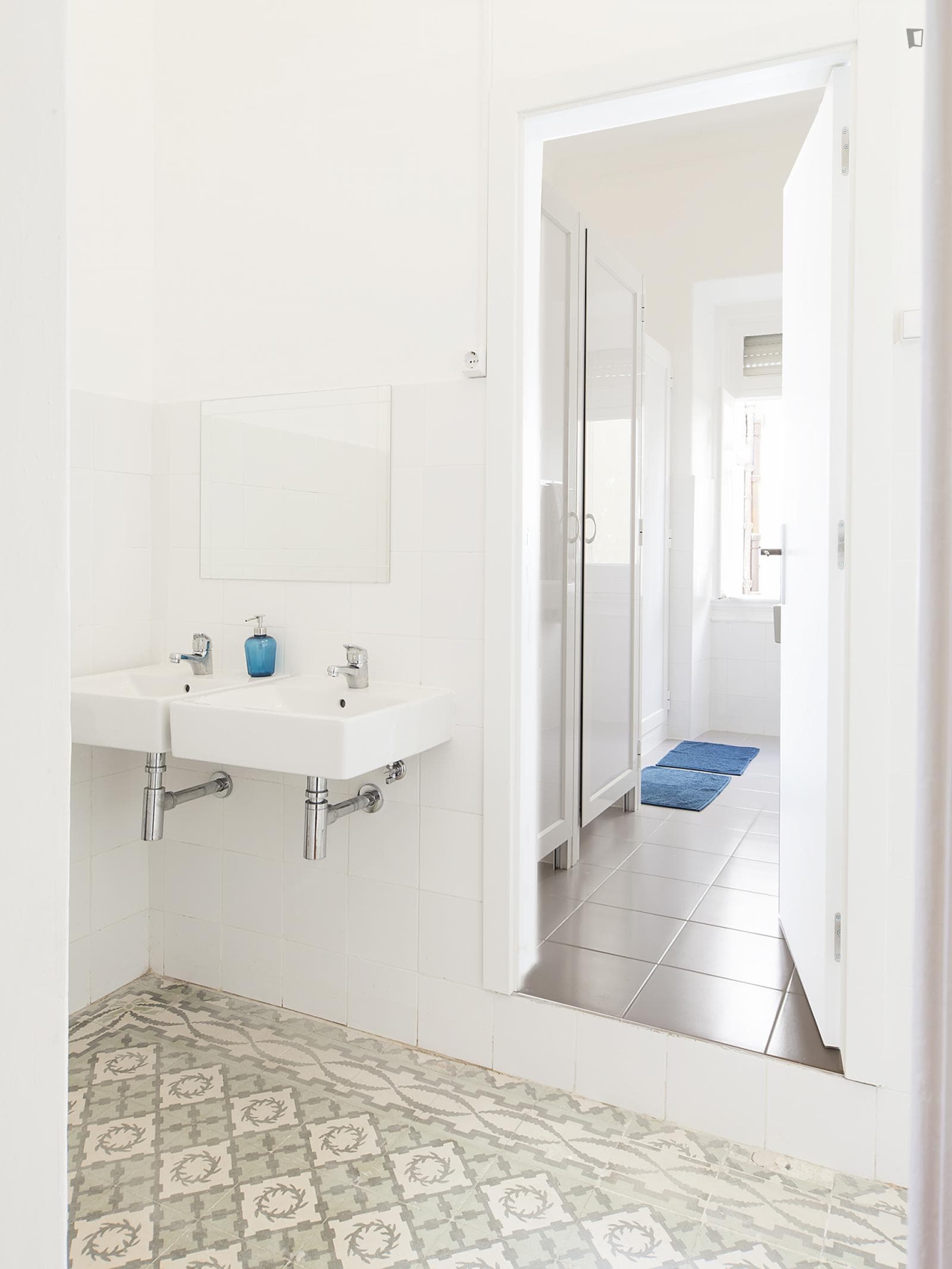 Admirable double bedroom near Nova School of Business and Economics photo 1