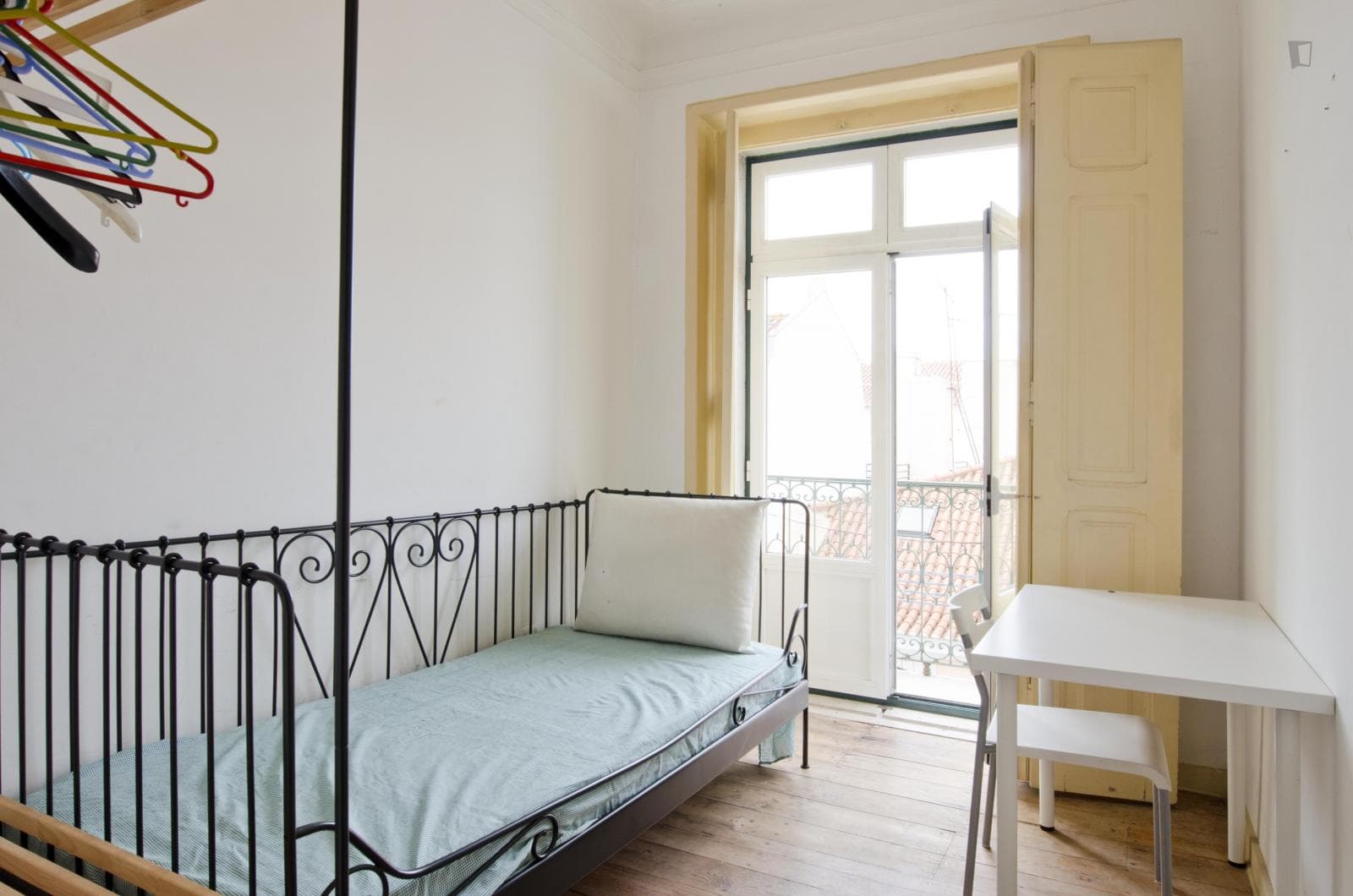 Single bedroom near Rossio metro station photo 1
