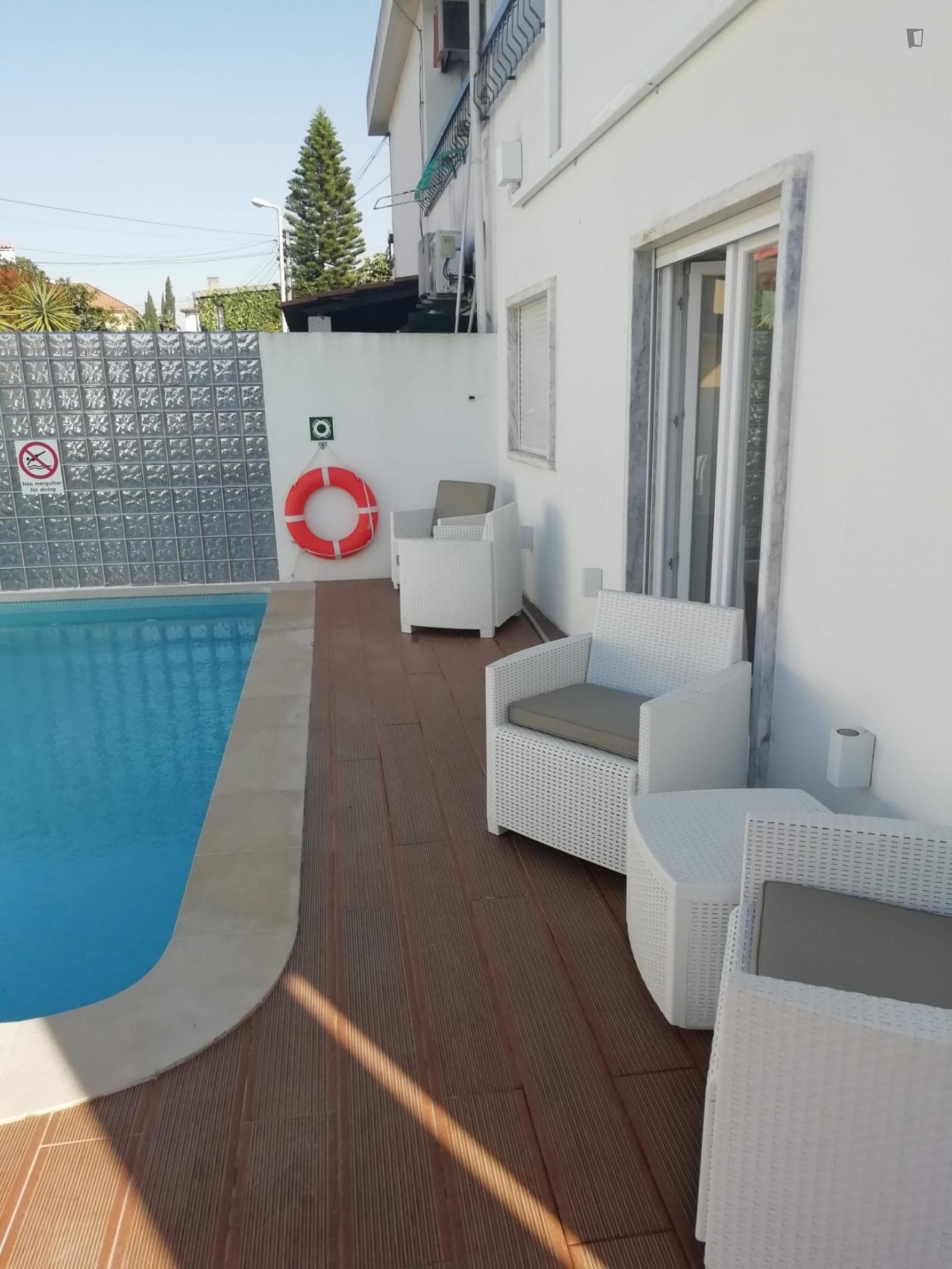 Single bedroom, with private bathroom and balcony photo 1