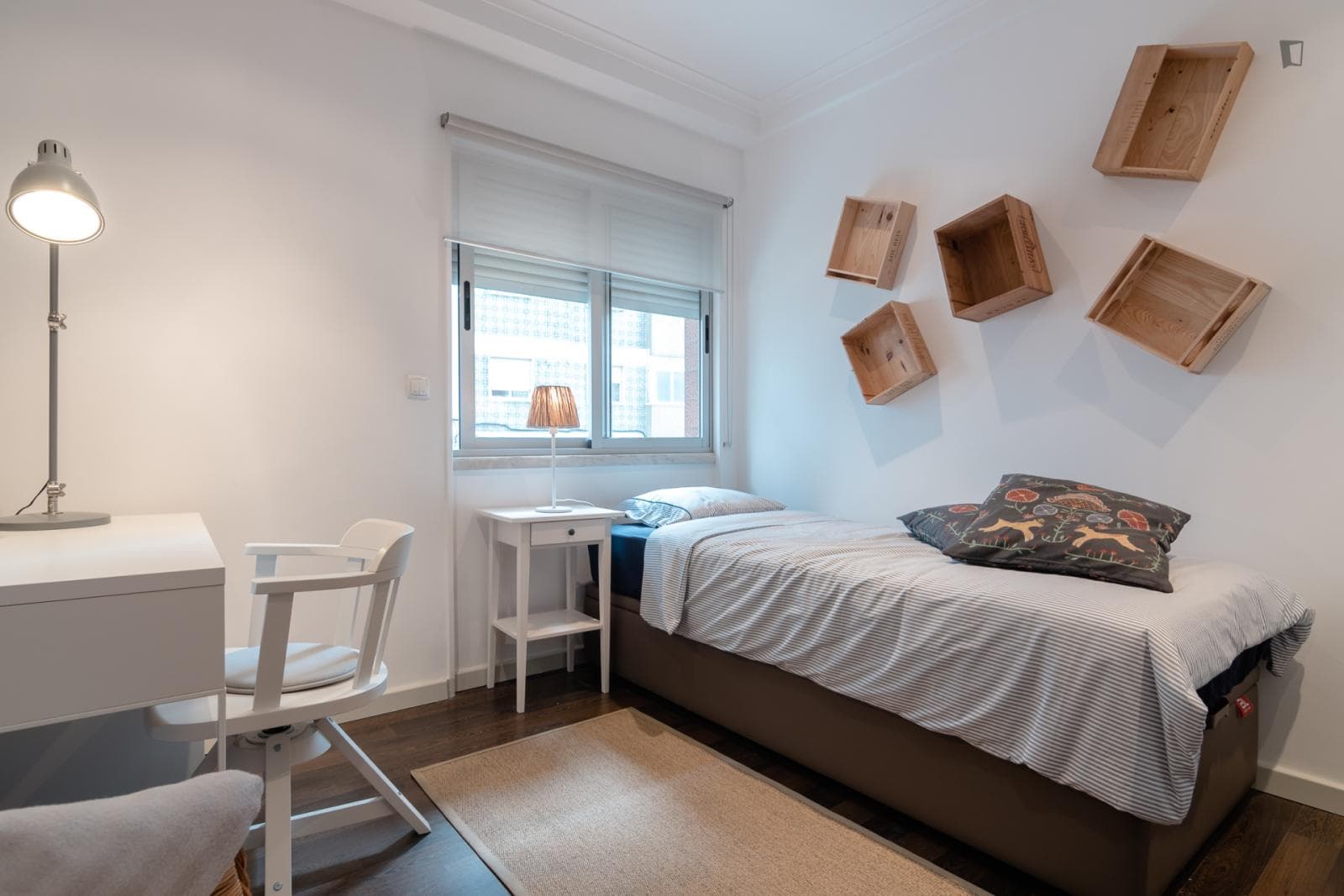 Welcoming single bedroom in a 3-bedroom flat, in Marquês de Pombal photo 1
