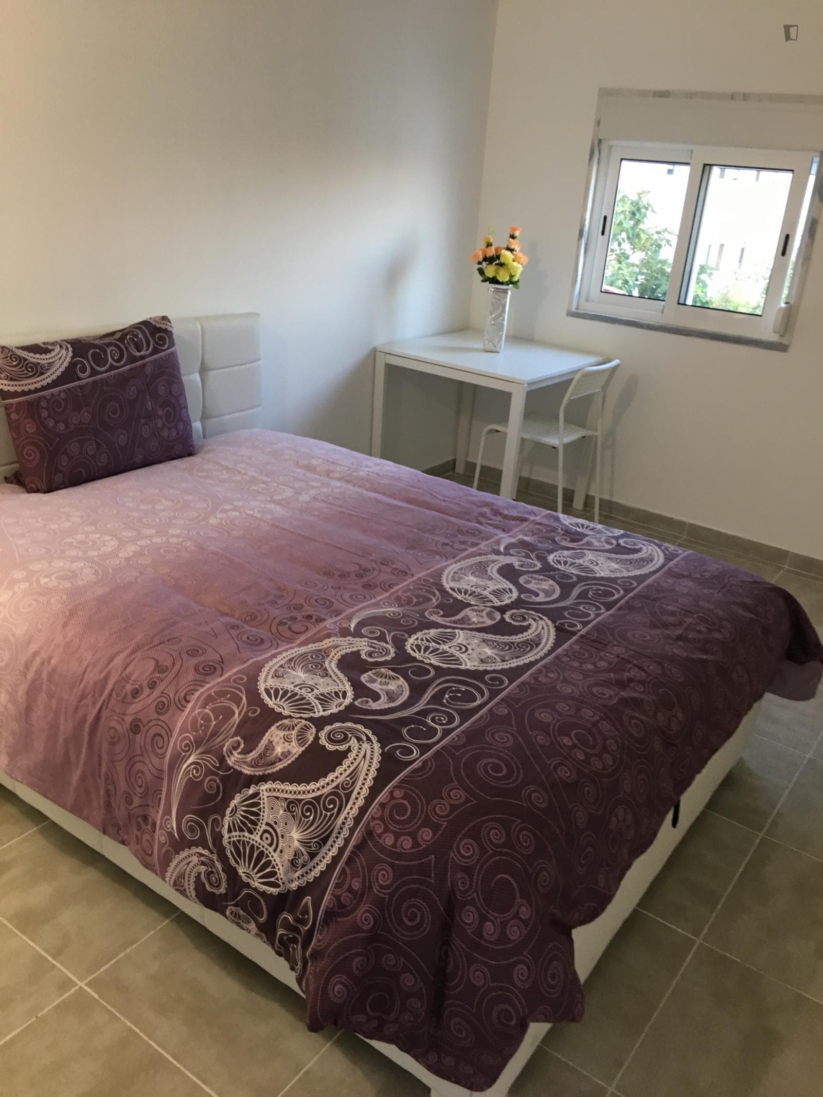 Bedroom close to metro station - Lisbon/ Reboleira photo 1