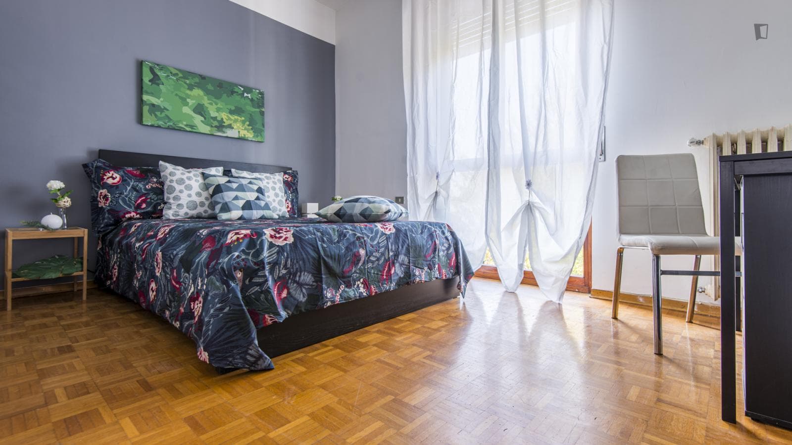 Enjoyable double bedroom with a balcony, in Lorenteggio photo 1
