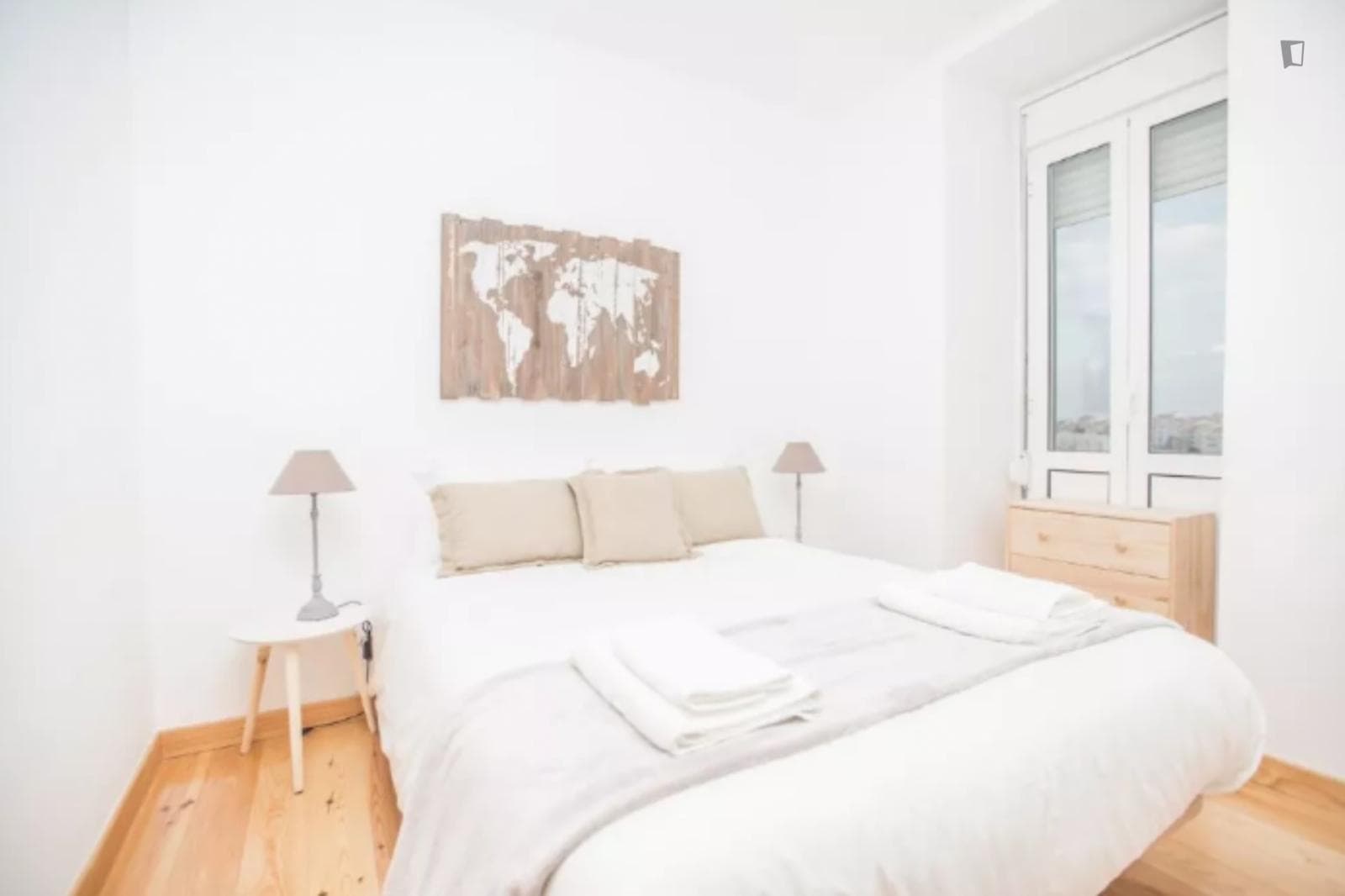 Stylish 2-Bedroom Apartment in Santa Apolónia photo 1