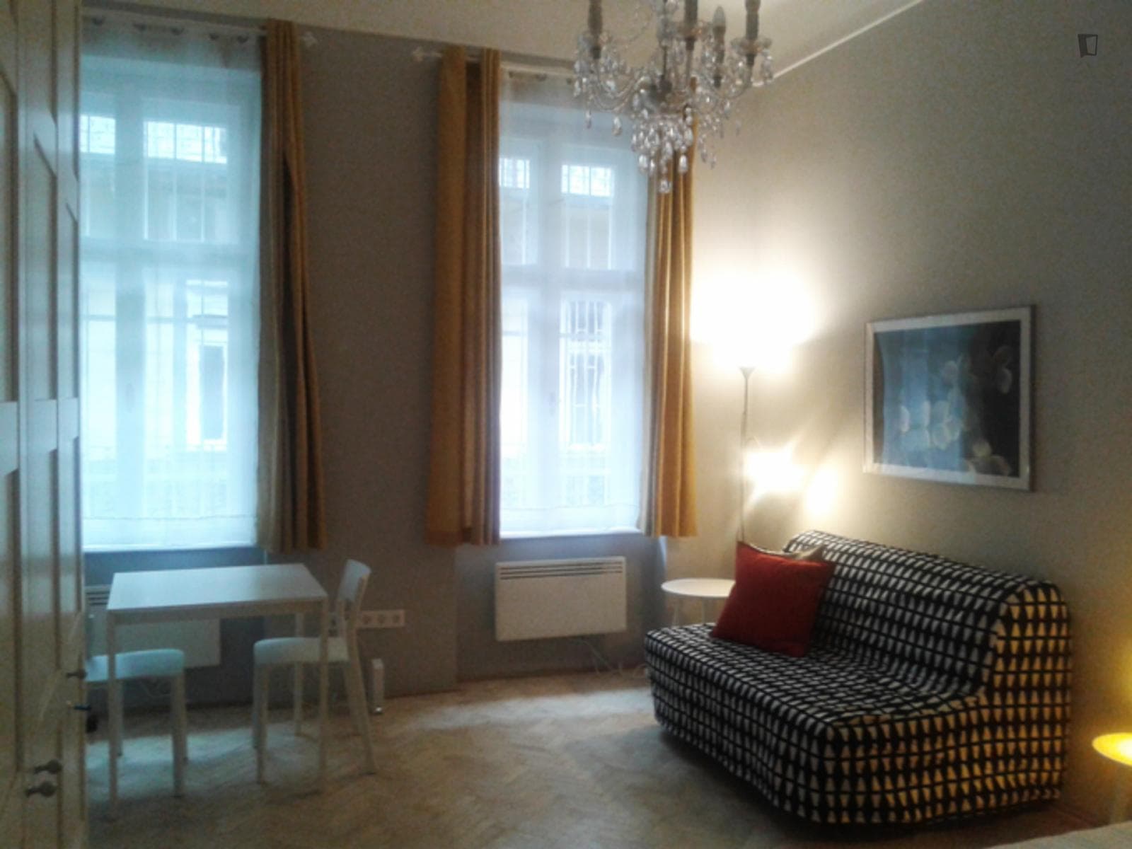 Cool 1-bedroom apartment near Blaha Lujza tér metro station photo 1