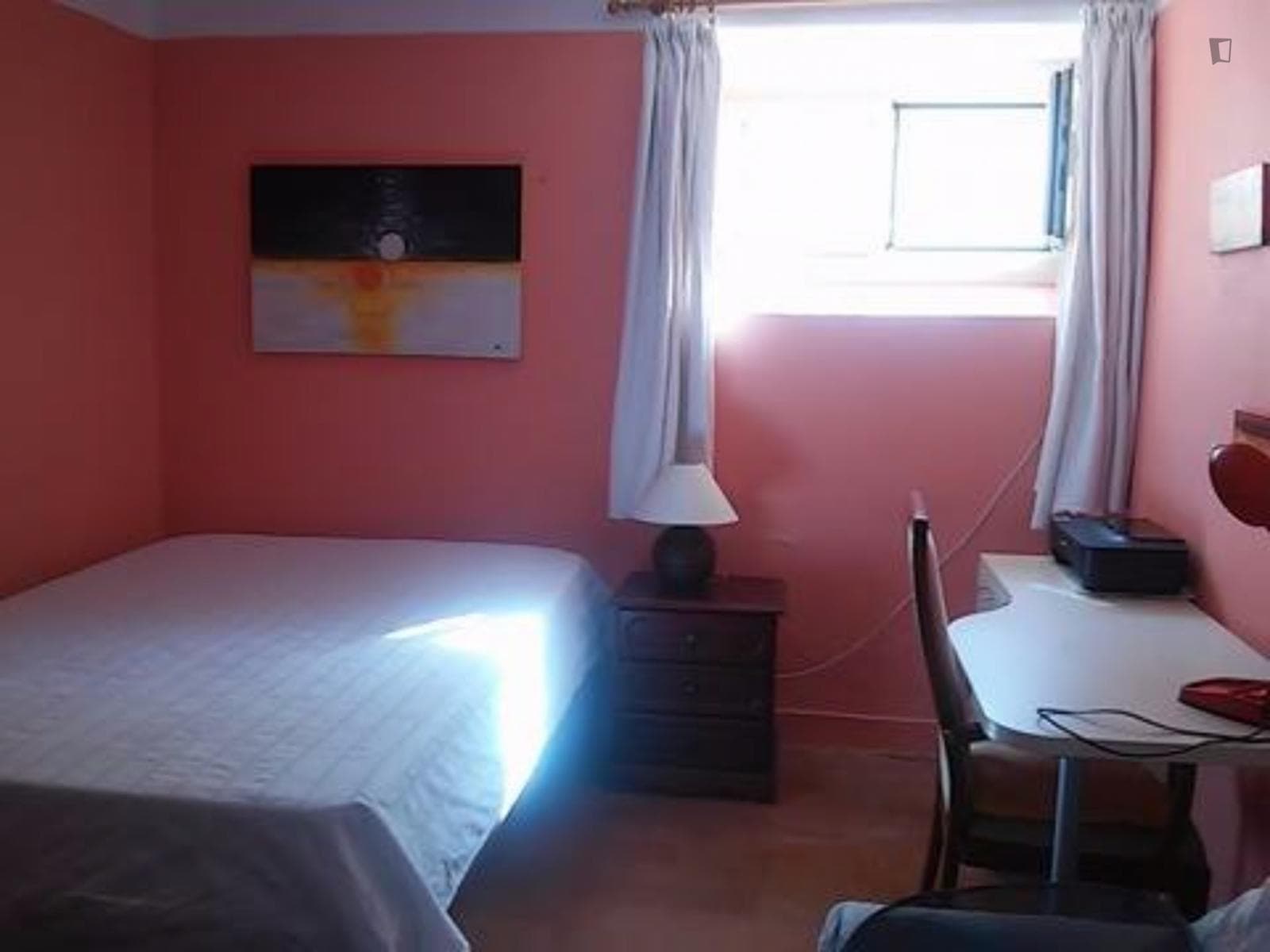 Double bedroom in 2-bedroom house photo 1