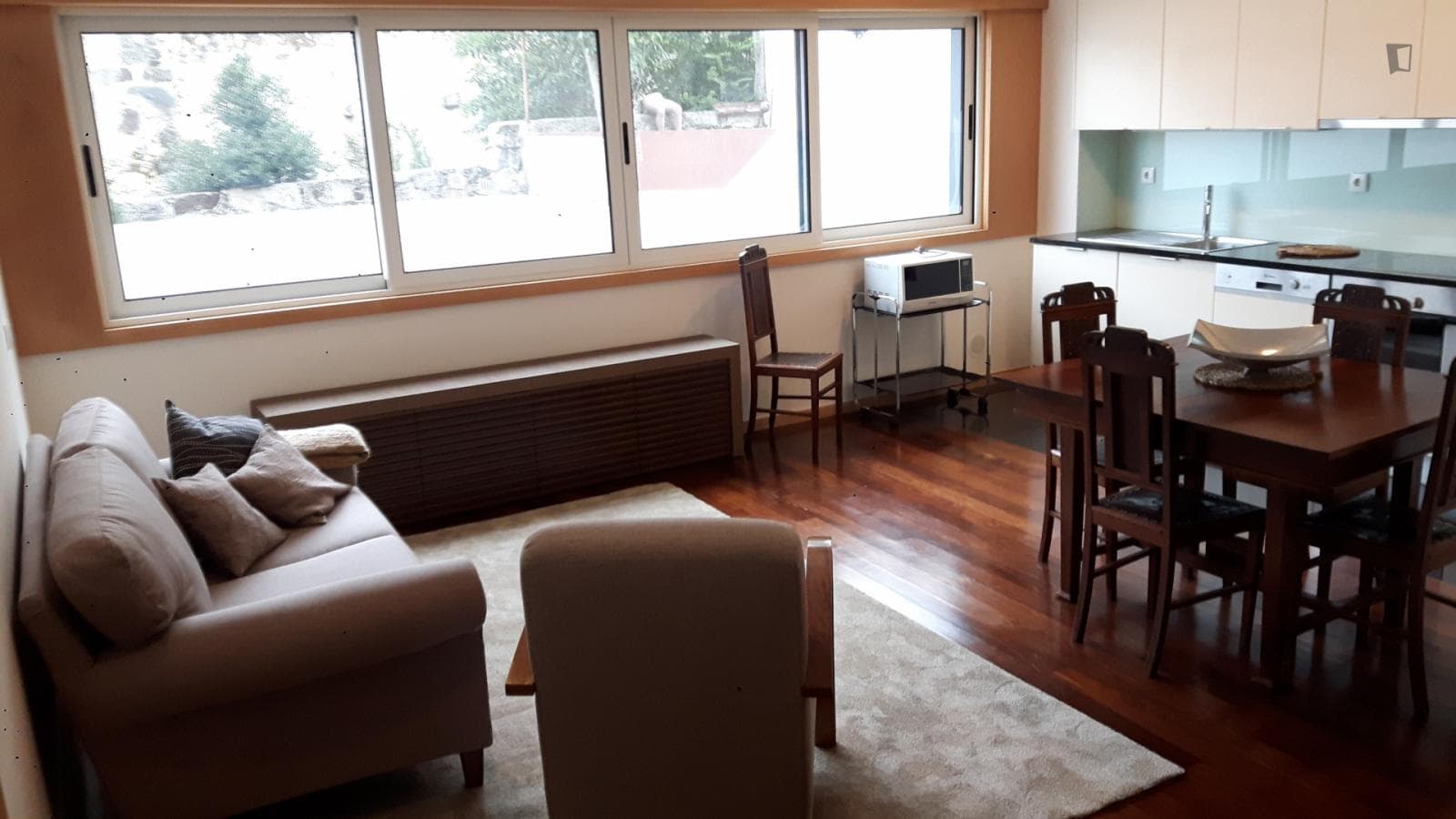 Excellent 1-bedroom apartment photo 1