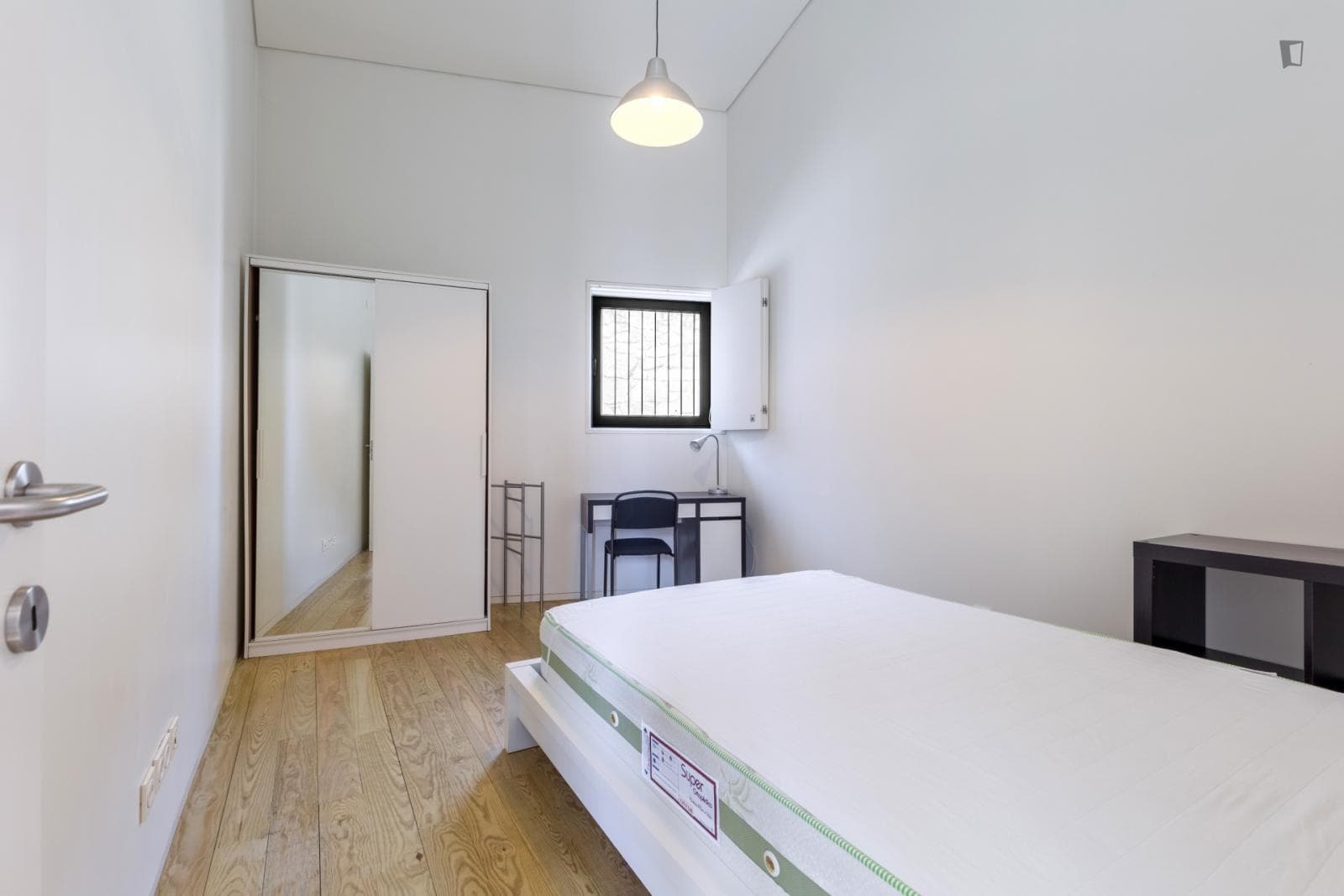 Pleasant double bedroom in Paranhos photo 1
