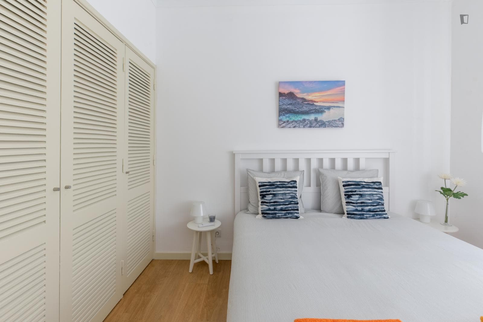 Bright double bedroom close to the Matosinhos Sul metro station photo 1