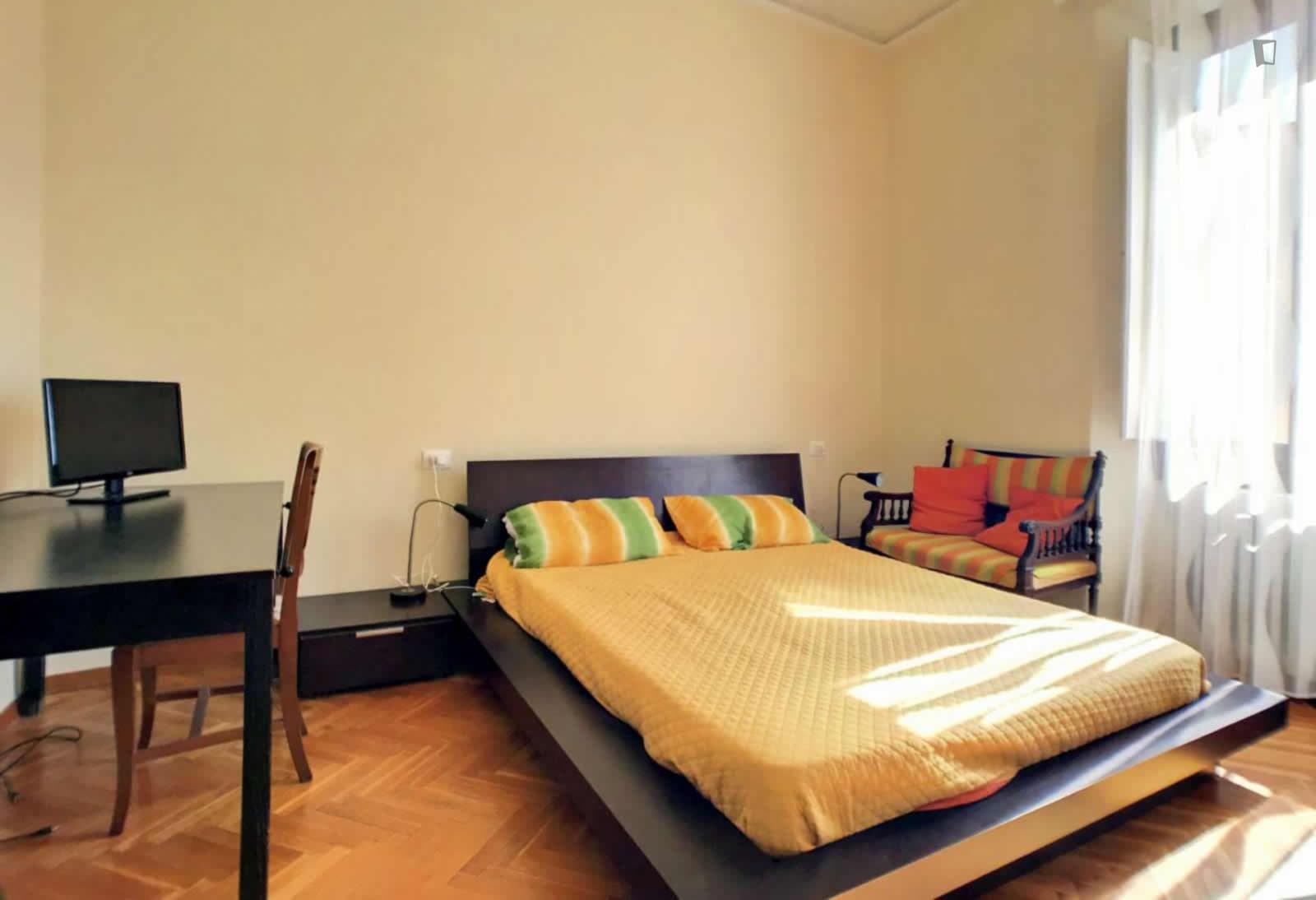 Large bedroom with double bed in San Frediano photo 1