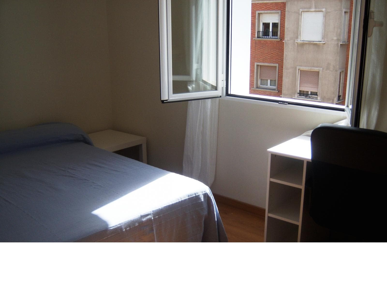 Modest single bedroom near Universidad de Zaragoza photo 1