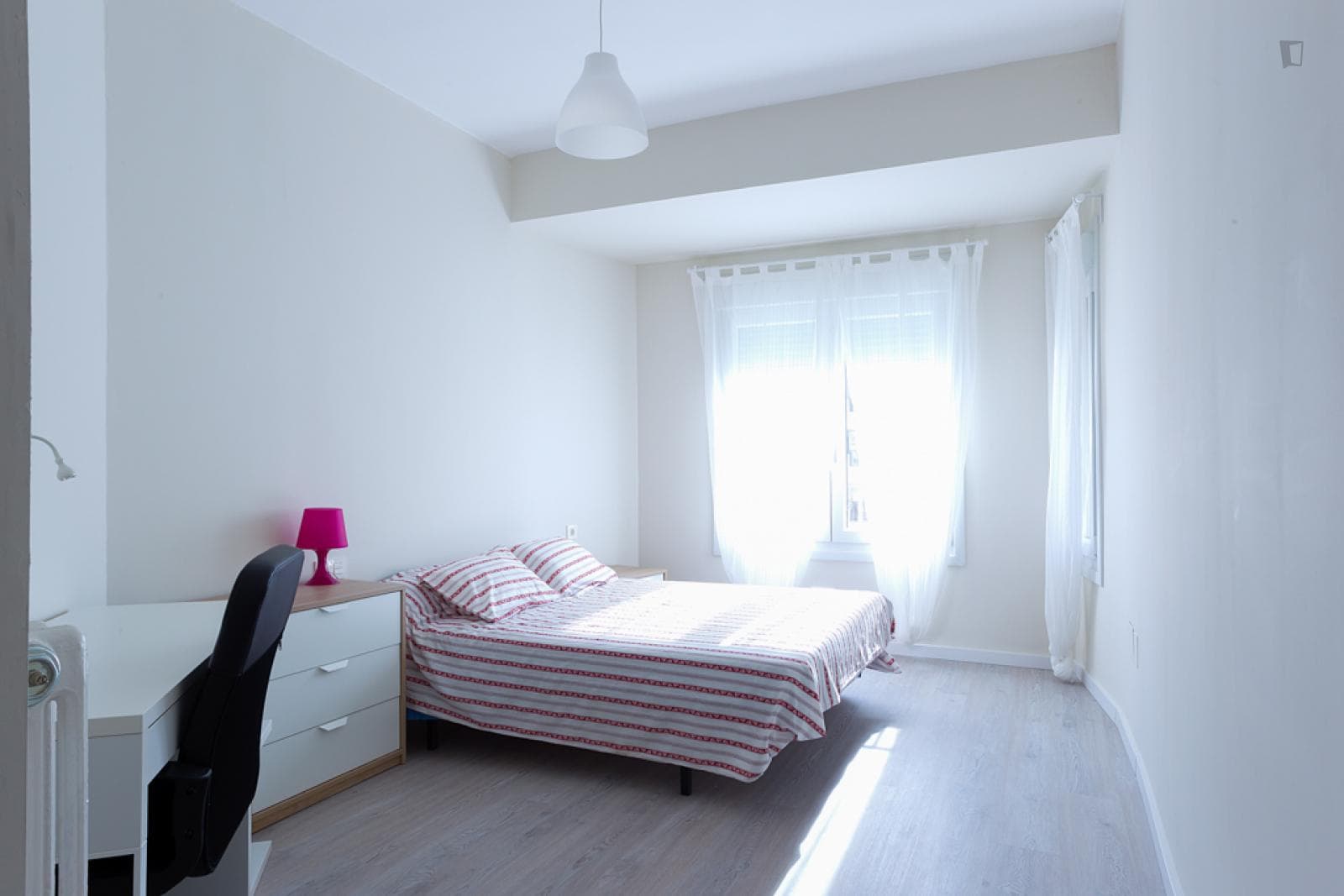 Modern Double Room in 3-Bedroom Apartment with Wi-Fi, Near Campus Plaza San FranciscoNew photo 1