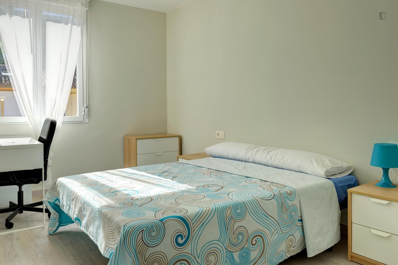 Attractive double bedroom in a 5-bedroom apartment, in Romareda photo 1