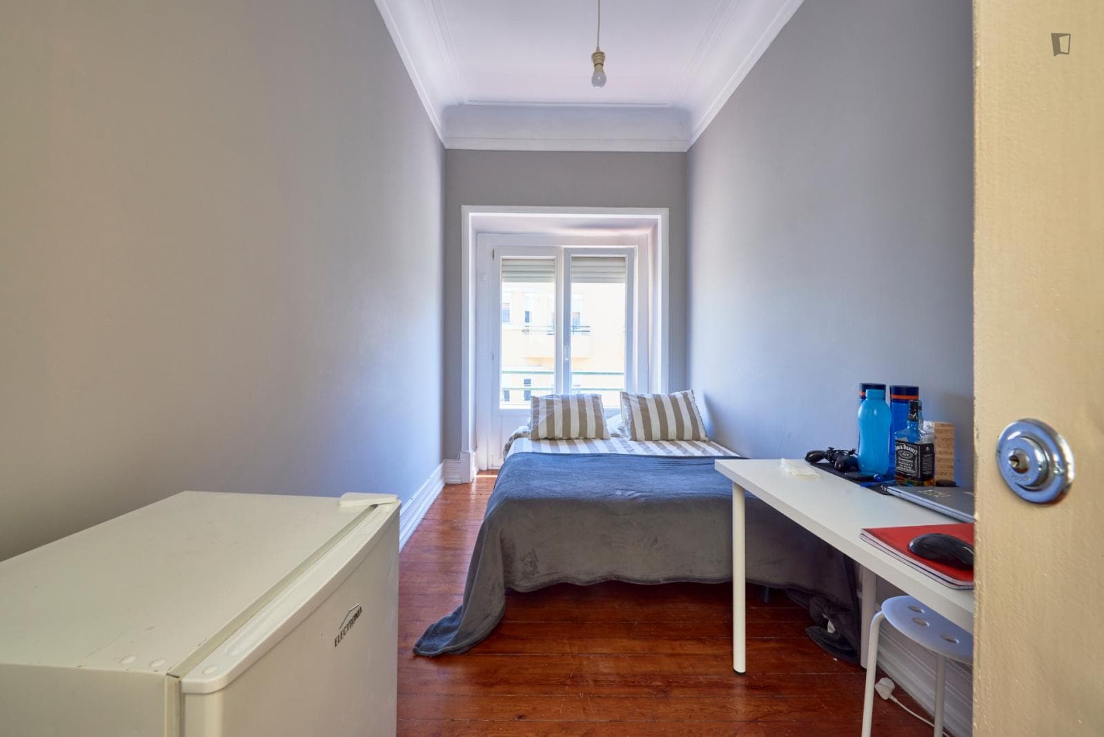 Nice double bedroom near Instituto Superior Técnico. This room is outside the house photo 1