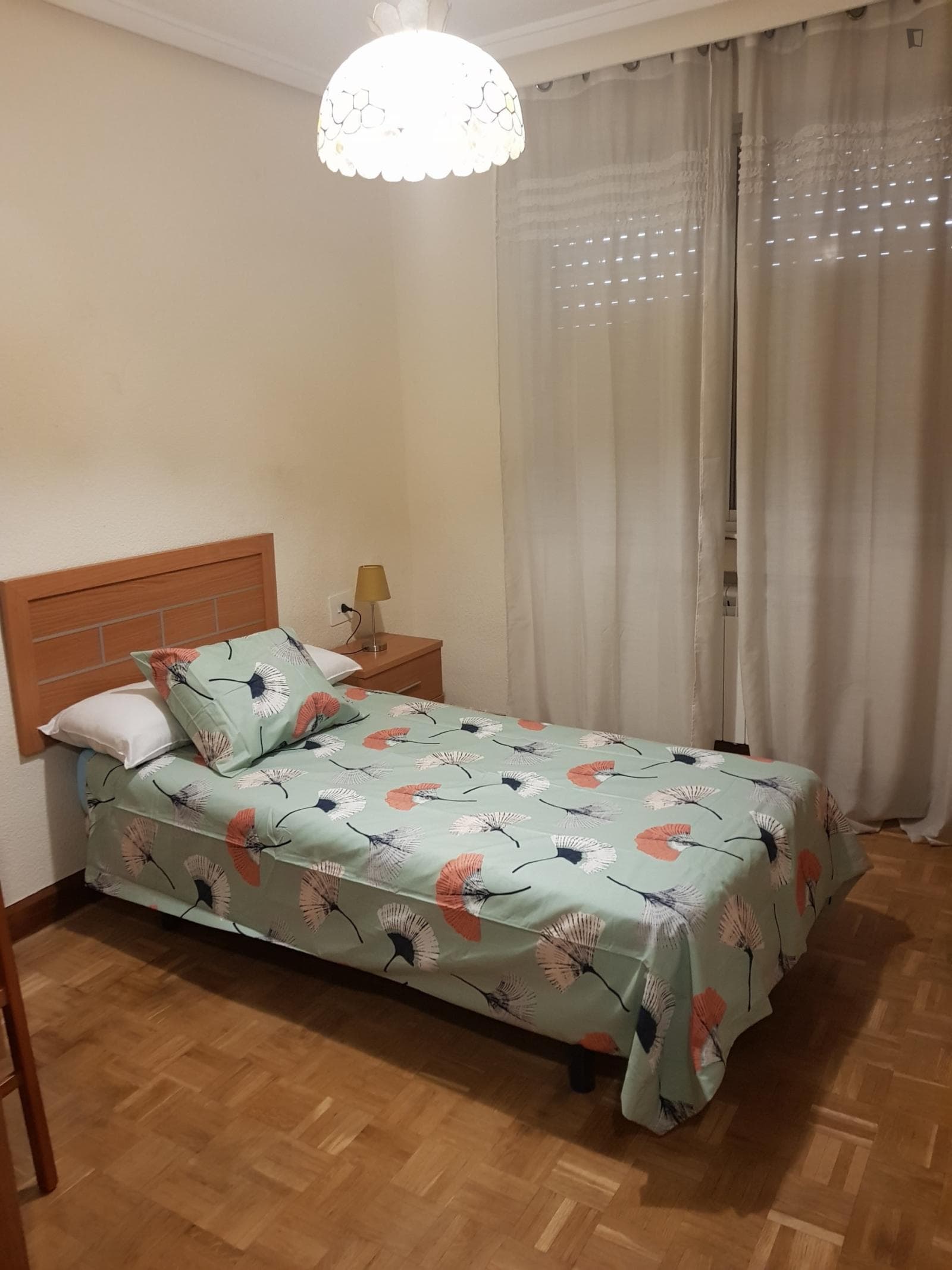 Comfy bedroom (1,35 bed) in a student flat, in labradores neighbourhood photo 1