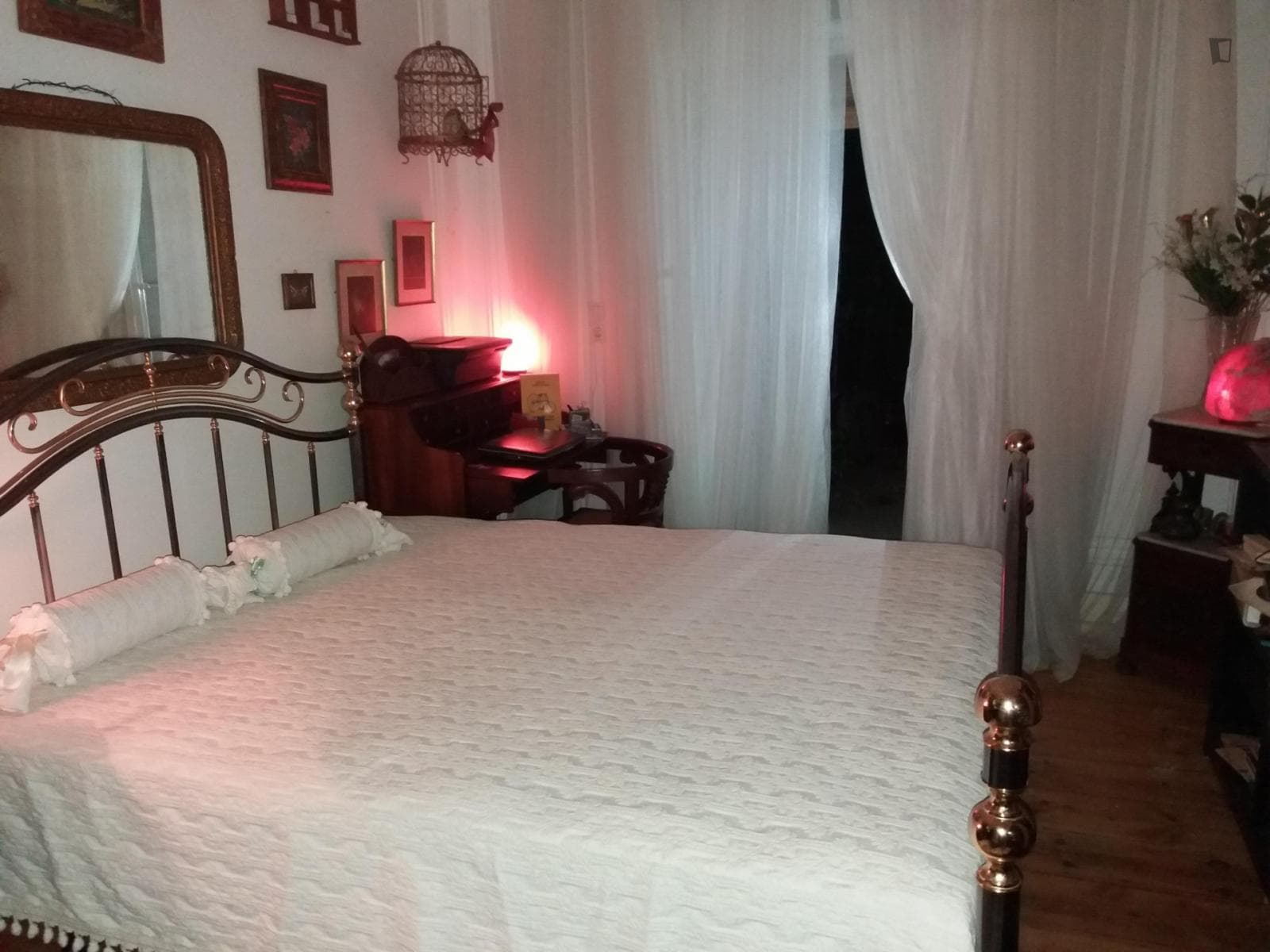 Double bedroom, with balcony, in a 3-bedroom apartment photo 1