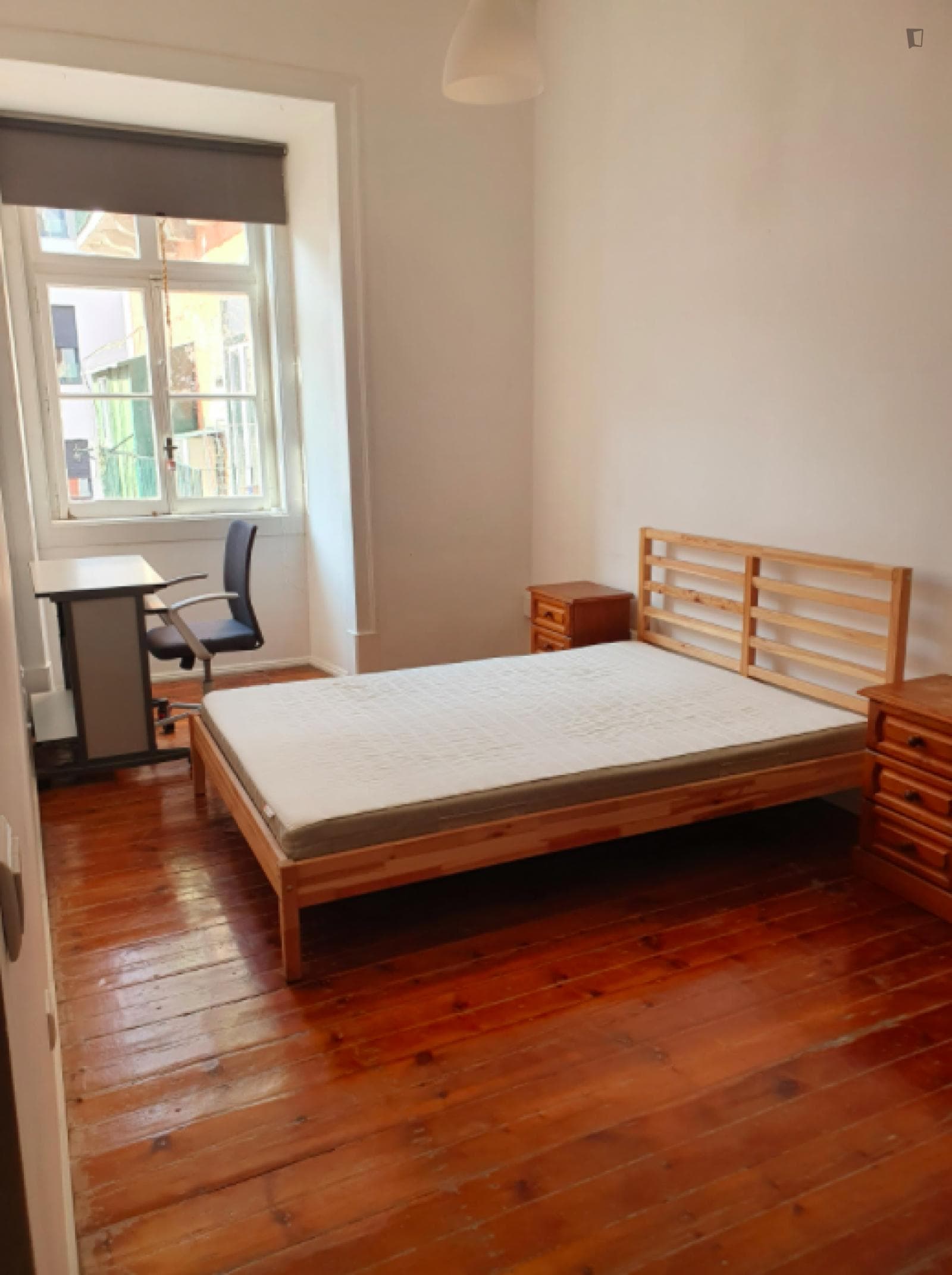 Double bedroom with private bathroom in Alcântara photo 1
