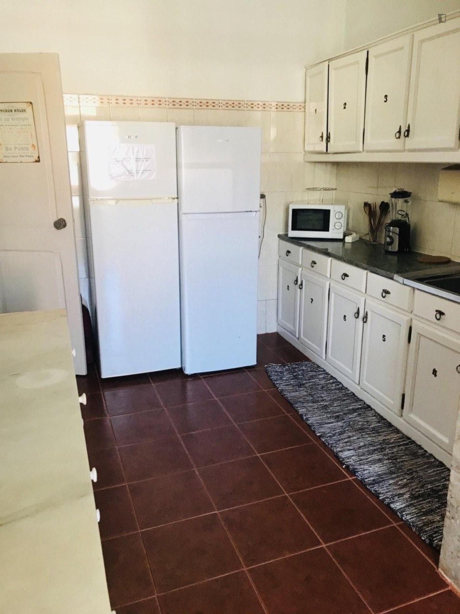 Agreeable single bedroom, close to Instituto Superior Técnico de Lisboa photo 1