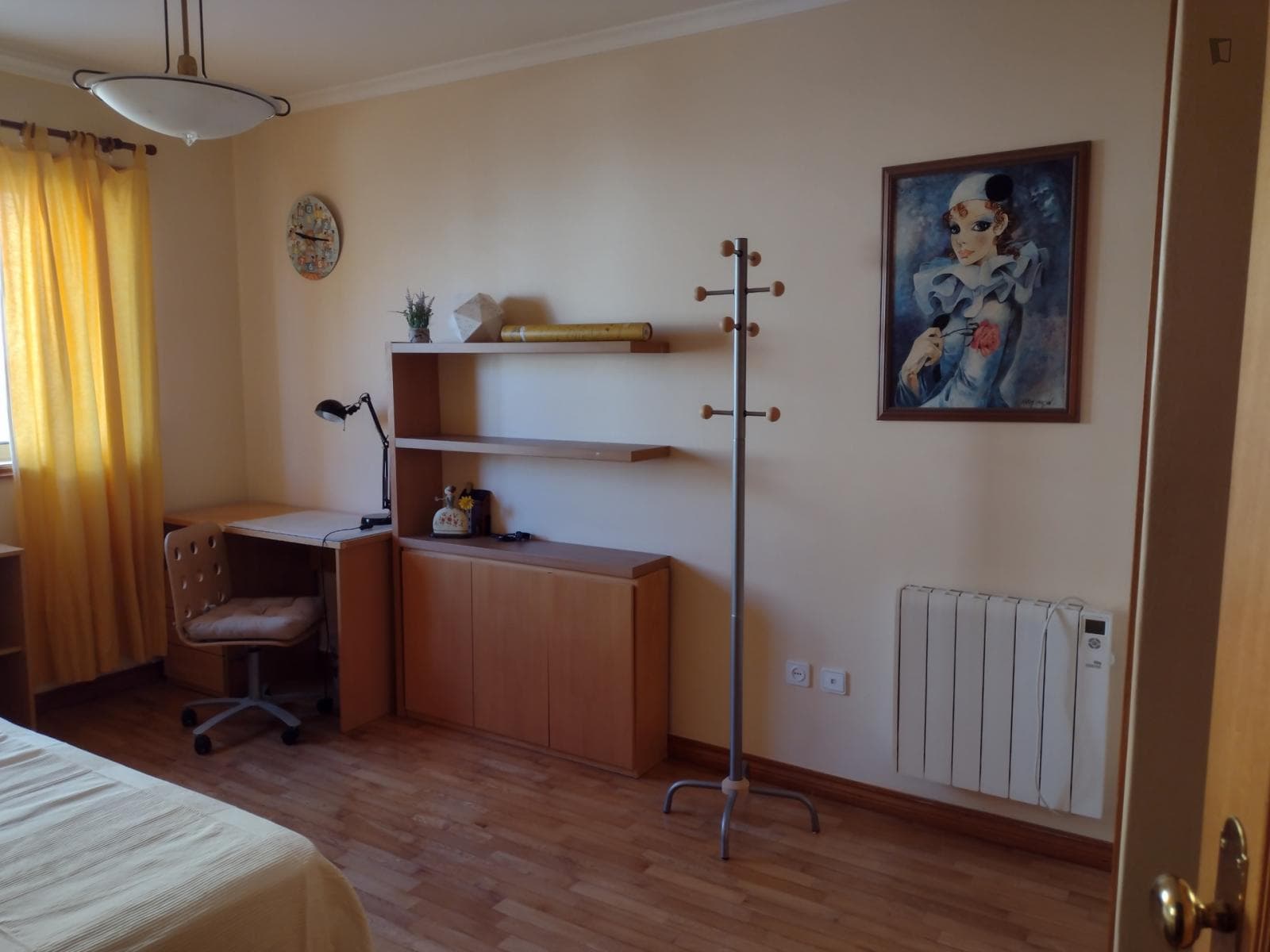 Homely single bedroom in central Cedofeita photo 1