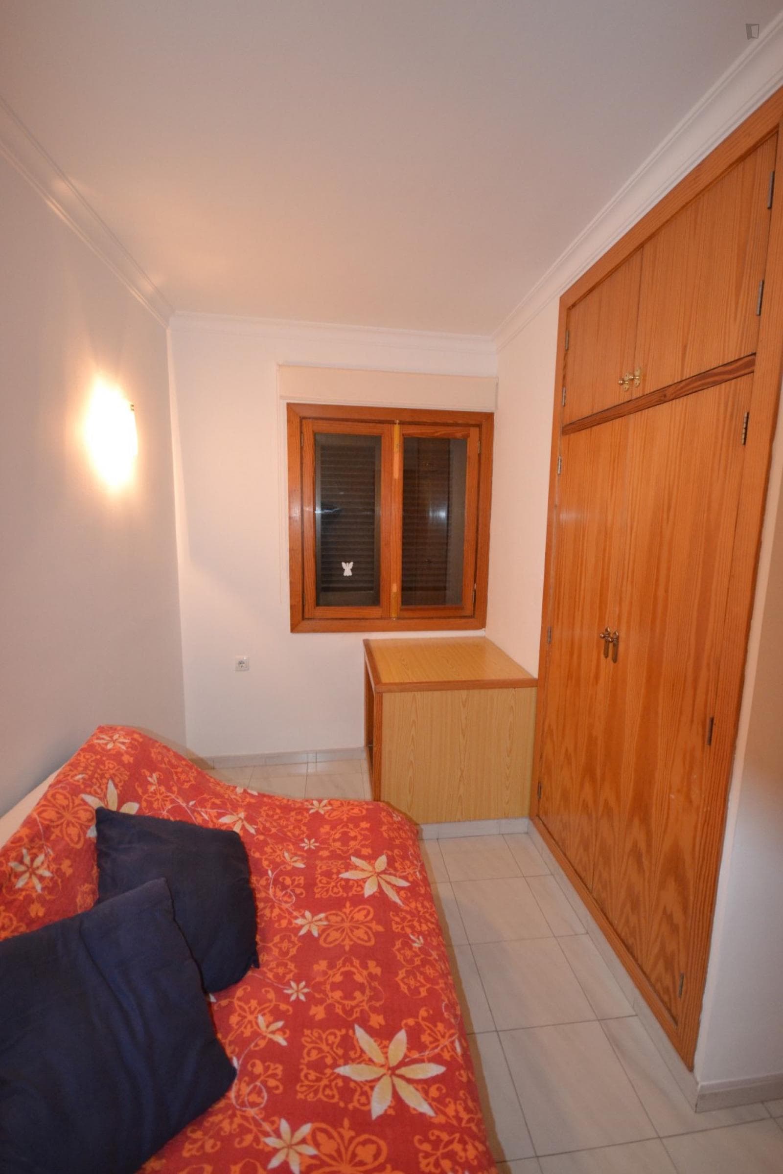 Fresh and welcoming double bedroom in Pere Garau neighbourhood photo 1
