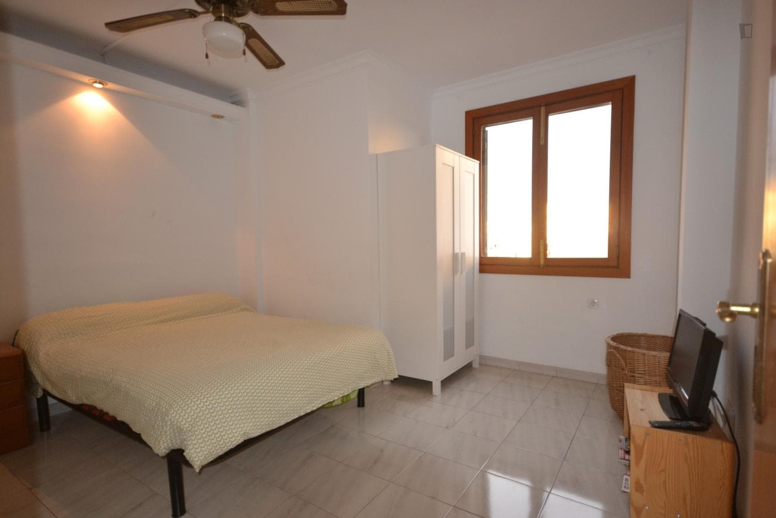 Cool double bedroom in Pere Garau neighbourhood photo 1