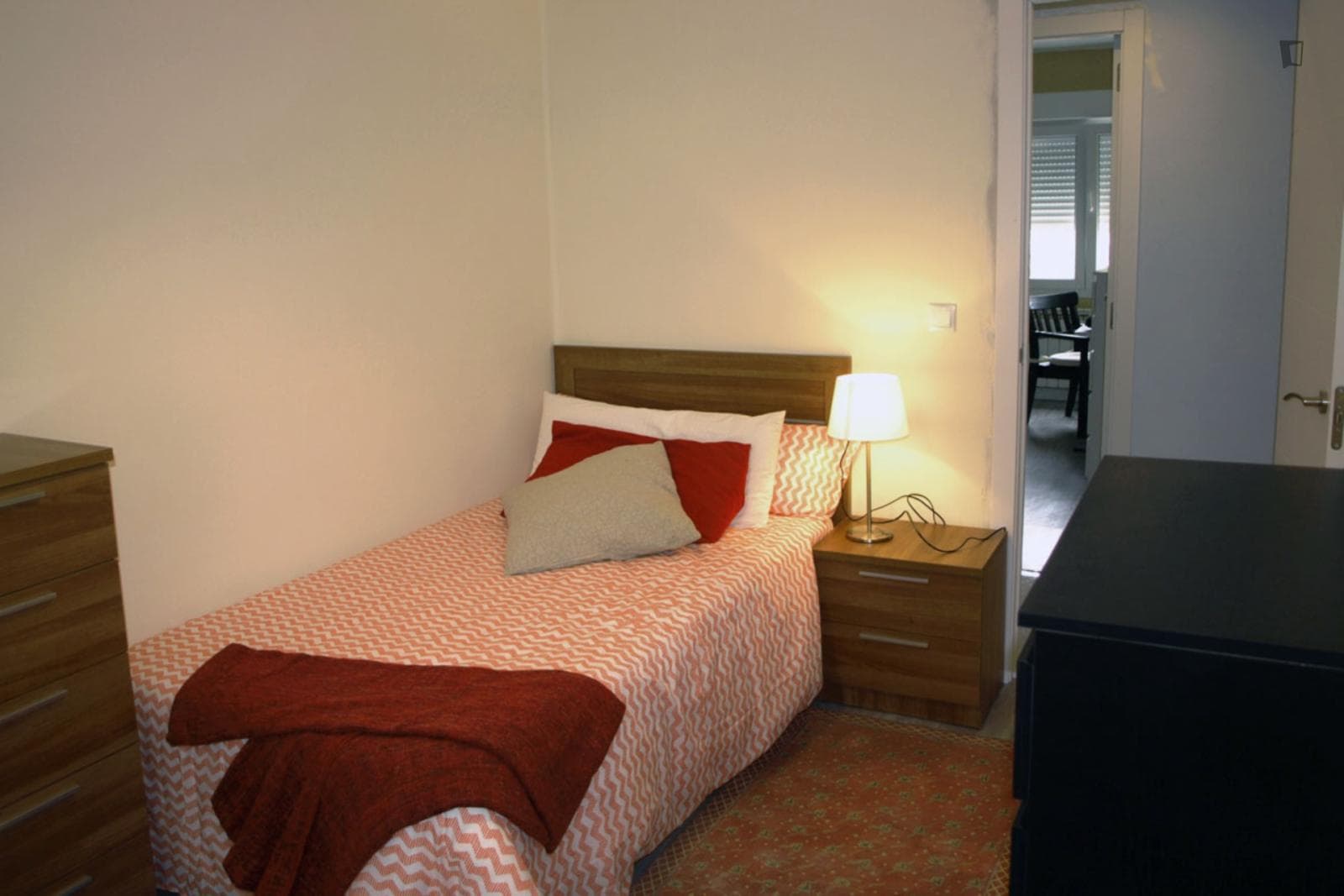 Charming single bedroom in a 3-bedroom apartment near Jardines del Campillín photo 1