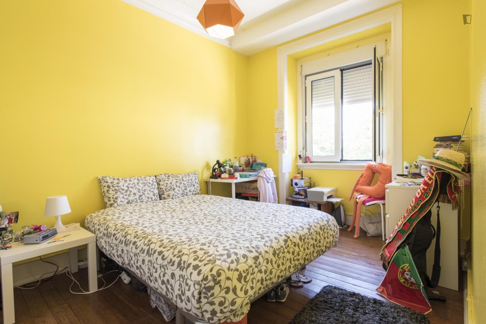 Pleasant double bedroom near Saldanha metro station photo 1