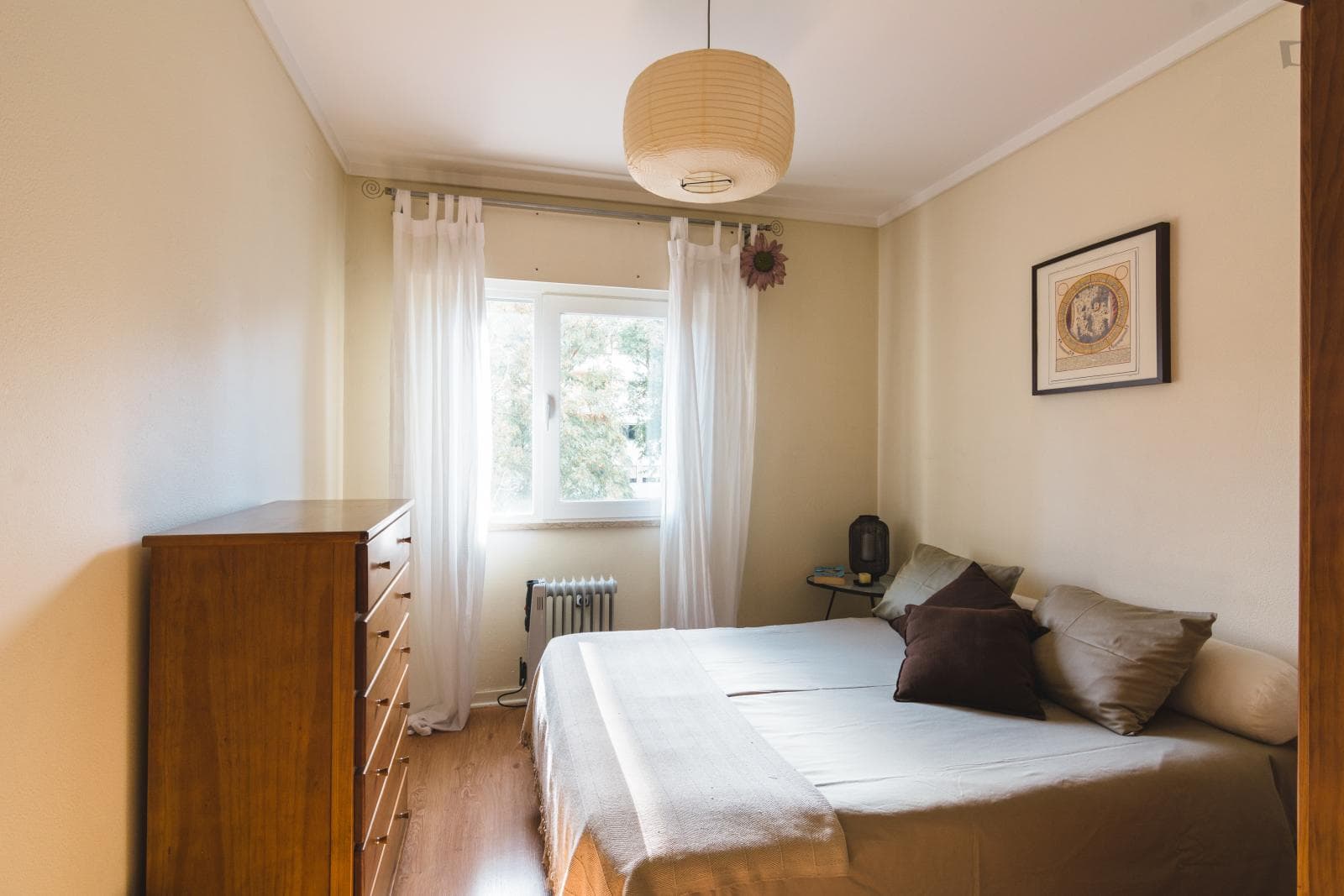 Bright double bedroom near Universidade de Lisboa photo 1