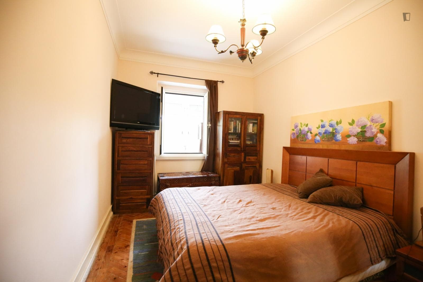 Appealing triple bedroom near Areeiro metro photo 1