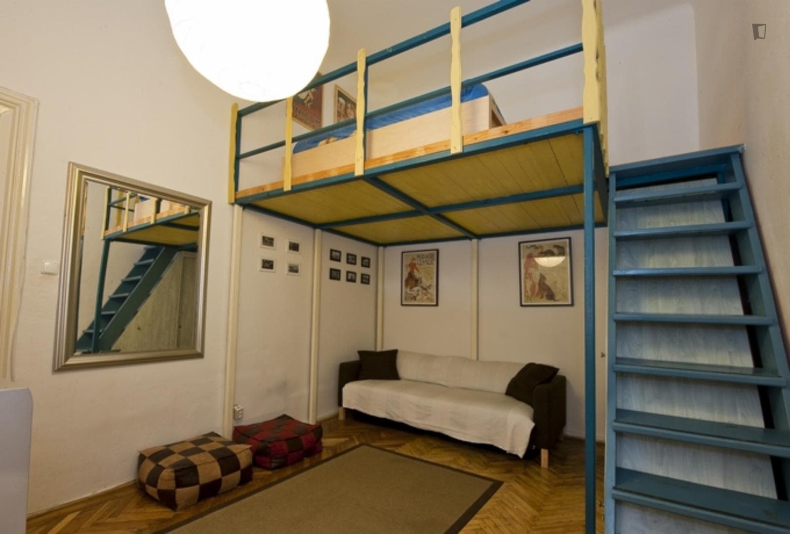 Alluring 2-bedroom apartment near Nyugati pályaudvar metro station photo 1