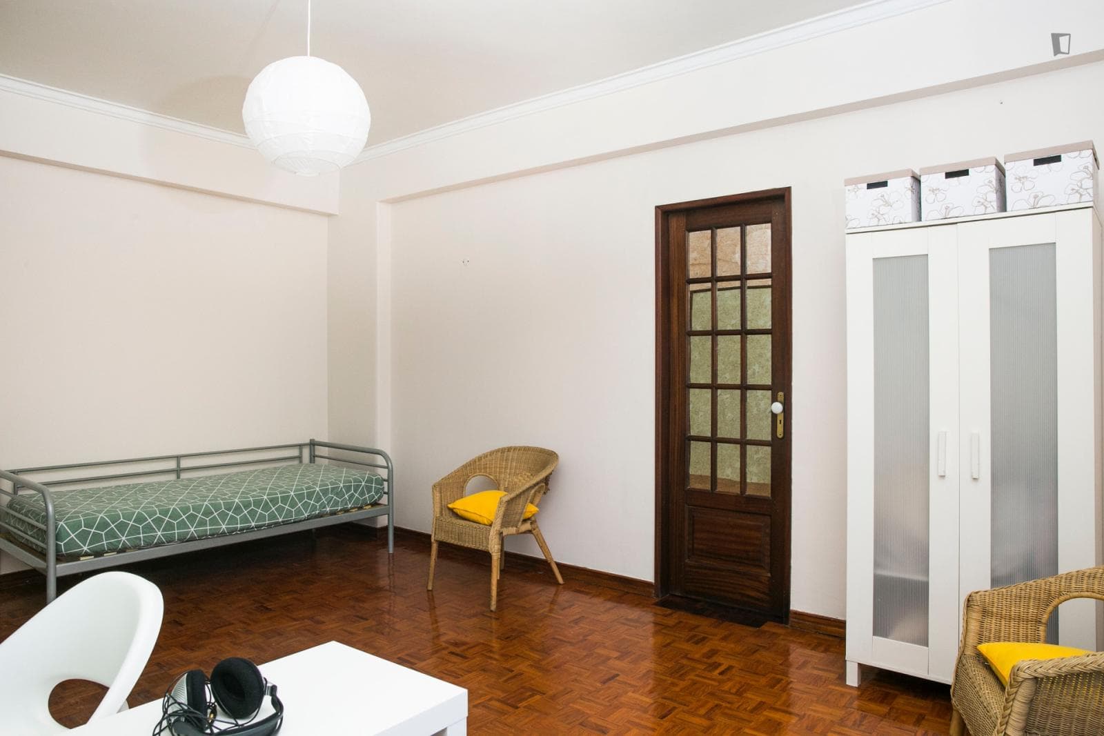 Alluring single bedroom near the Colombo shopping centre photo 1