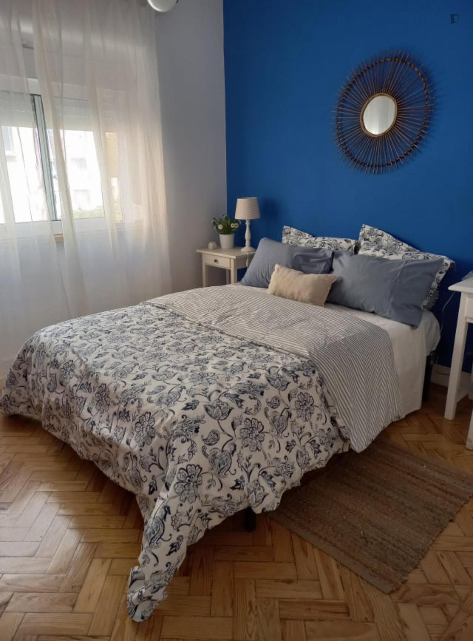 Homely double bedroom in downtown Almada photo 1