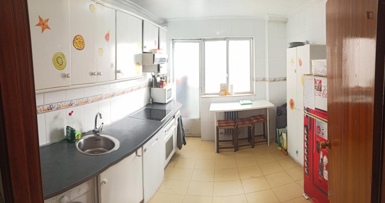 Inviting single bedroom close to the Parque Picasso photo 1