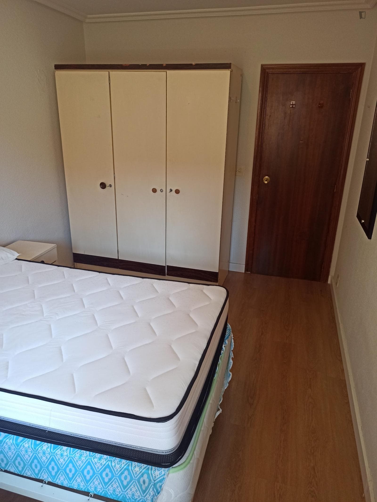 Neat and cosy single bedroom in the centre of Salamanca photo 1