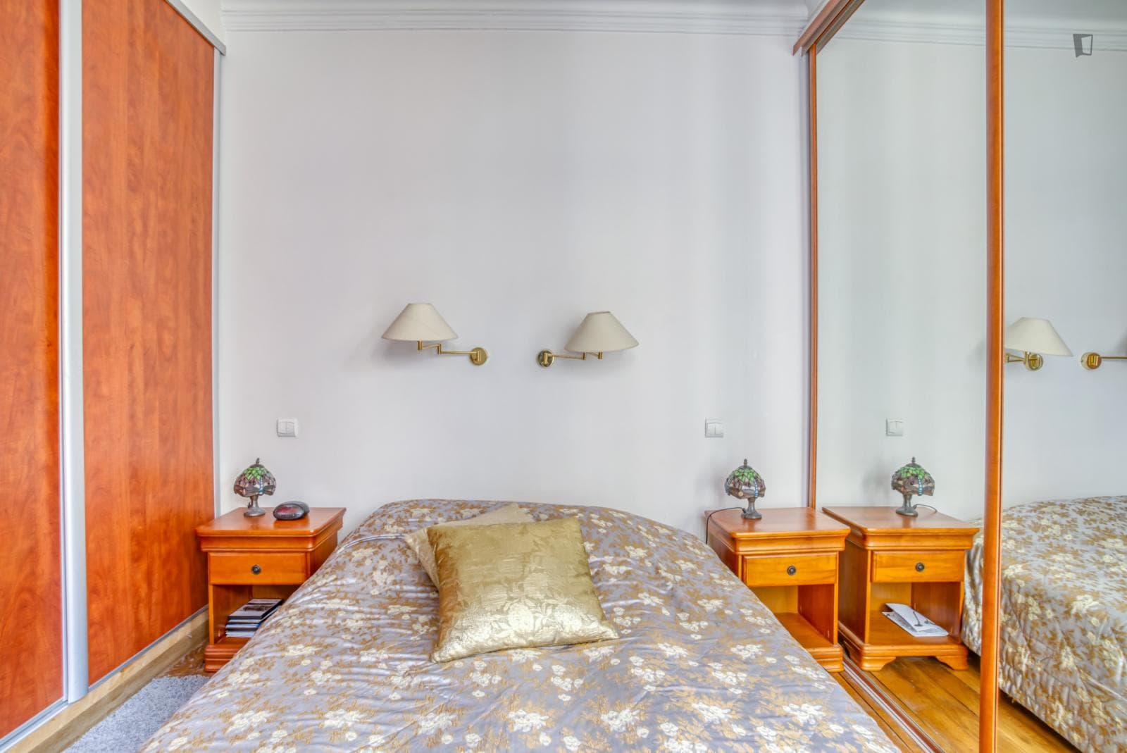 Very charming 2-bedroom apartment near the Pont Cardinet metro photo 1