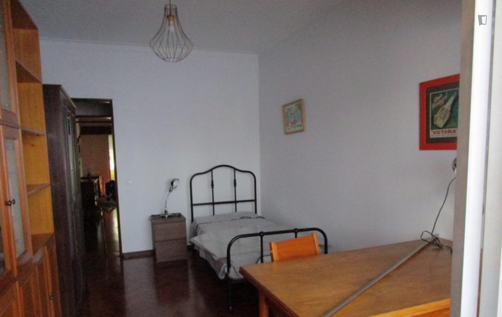 Spacious single bedroom in quiet Benfica photo 1