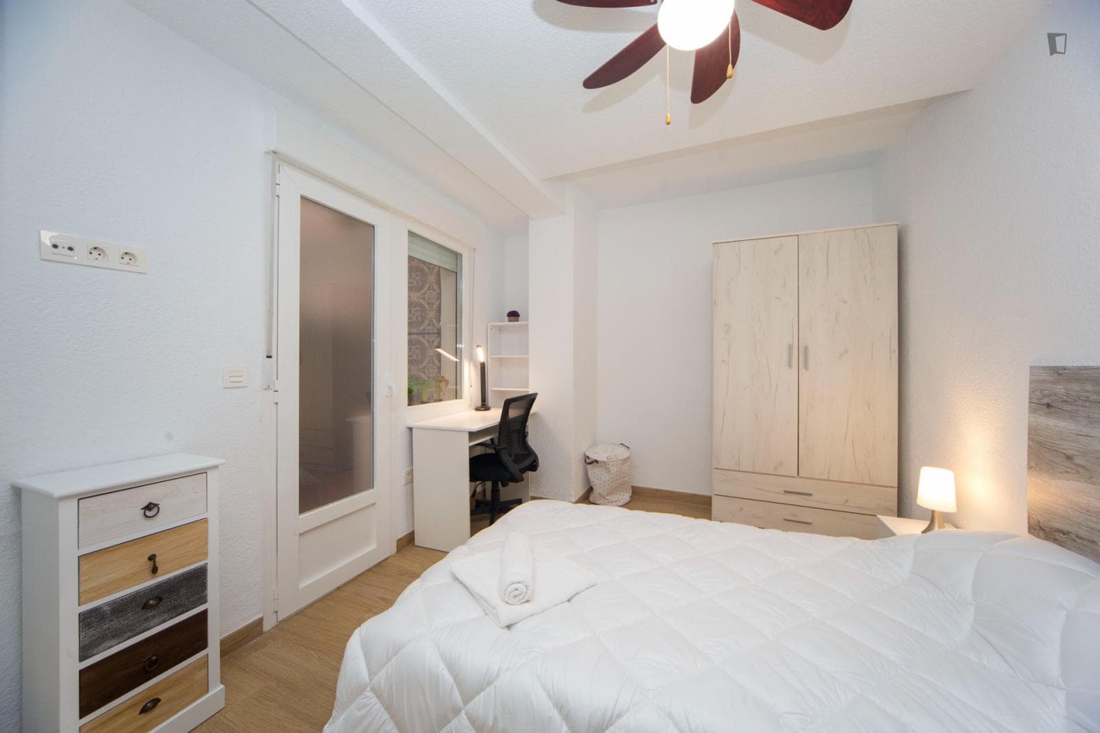 Pretty cool single bedroom in a student apartment in San Ildefonso photo 1