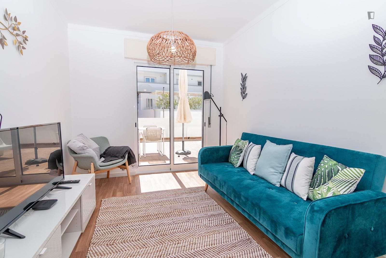 Sunny 3-bedroom flat with a sunny terrace, in Olhão photo 1