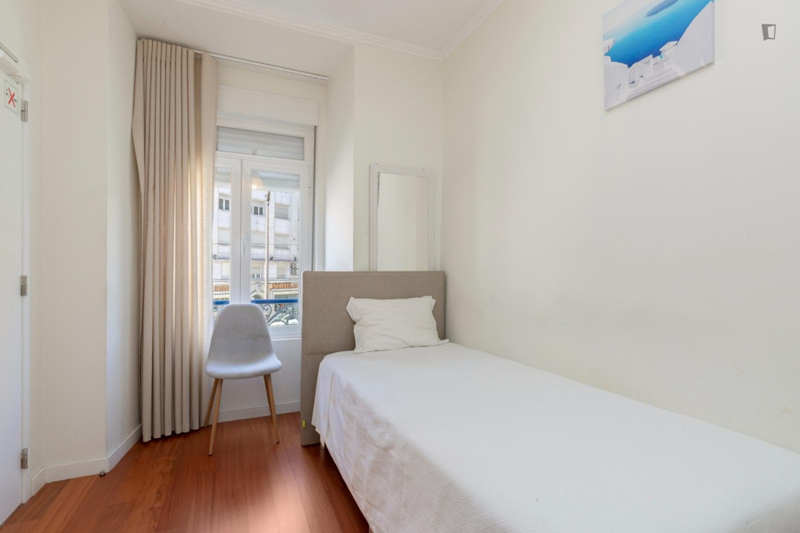 Alluring single bedroom in a student flat, in Intendente photo 1