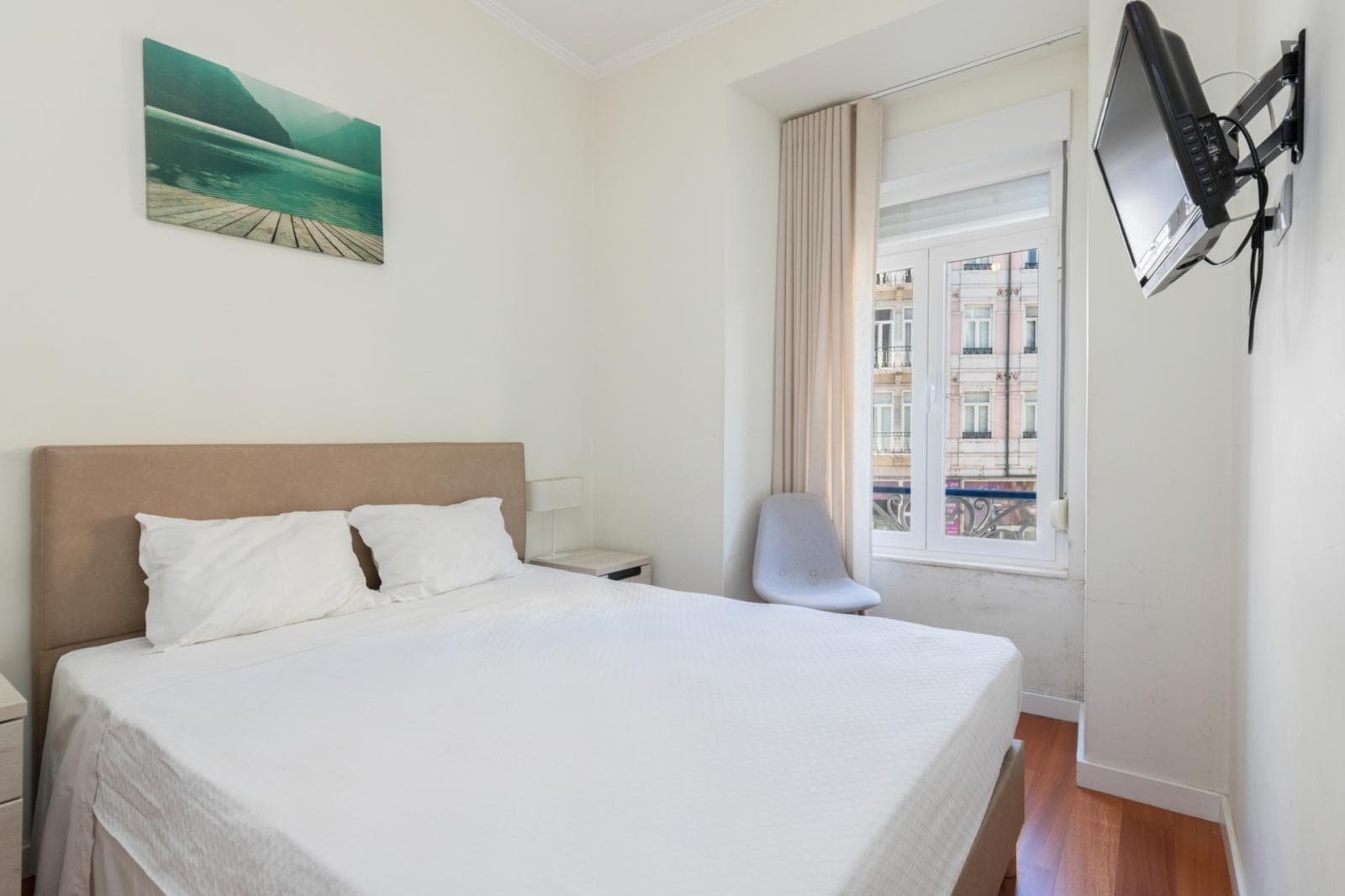 101 - Inviting double bedroom near the Intendente metro photo 1