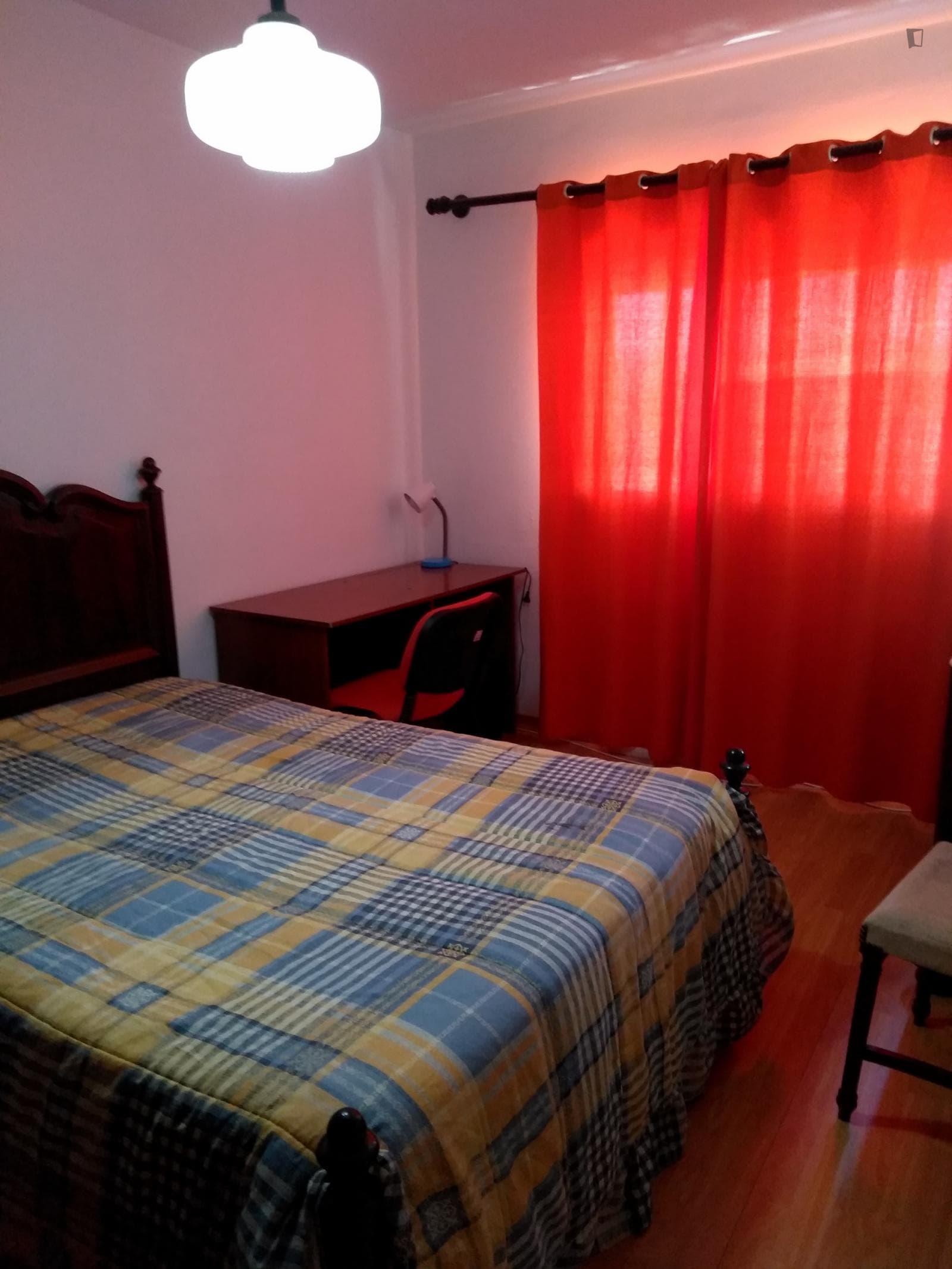 Delightful bedroom in Alto de São João photo 1